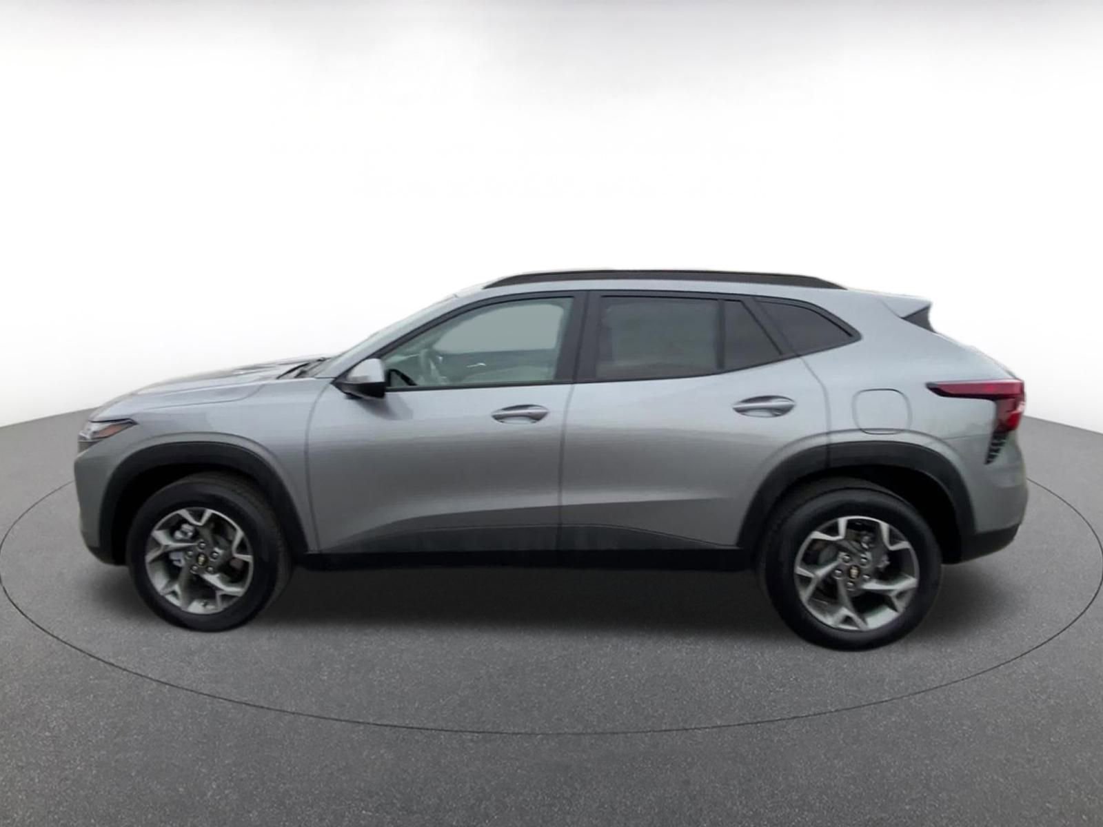 Thumbnail: 2025 Chevrolet Trax - 9