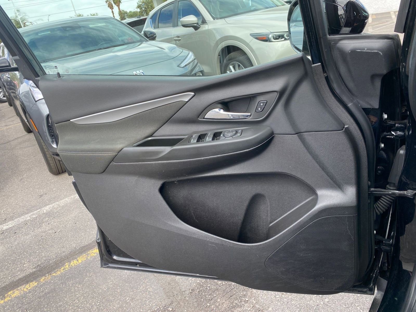 Thumbnail: 2023 Chevrolet Bolt EV - 24