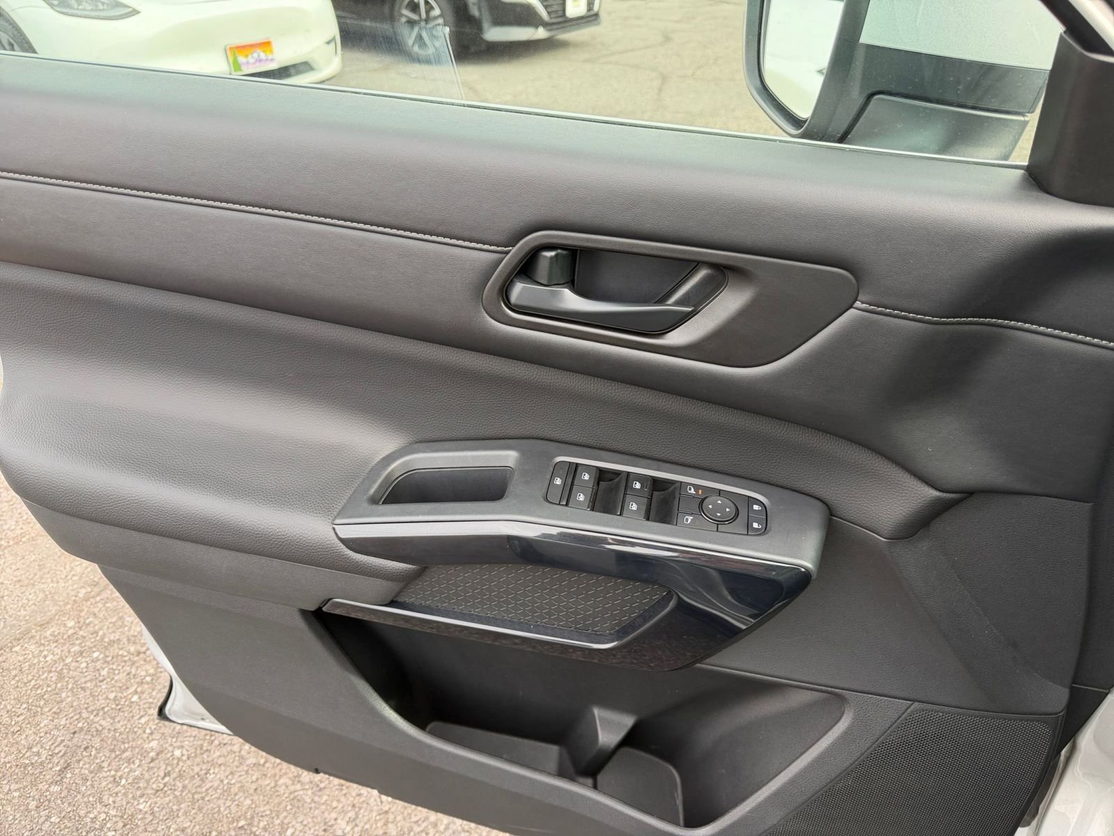 Thumbnail: 2025 Nissan Pathfinder - 18