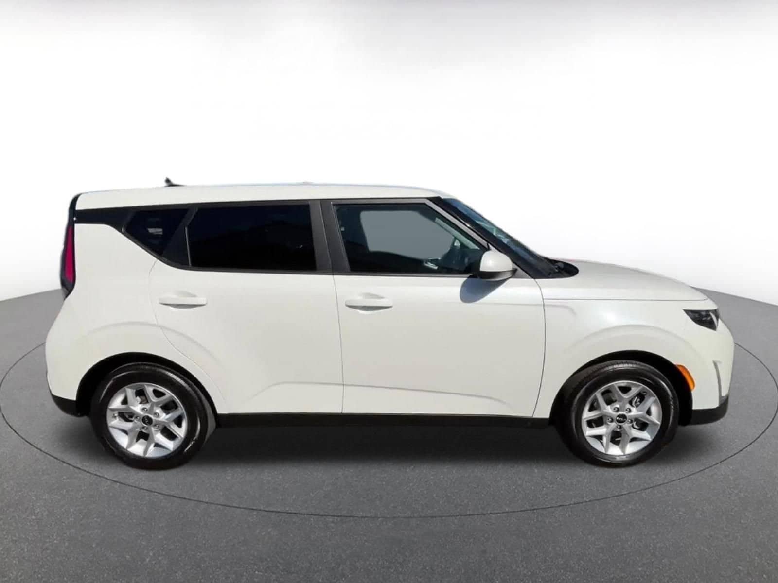 Thumbnail: 2025 Kia Soul - 16