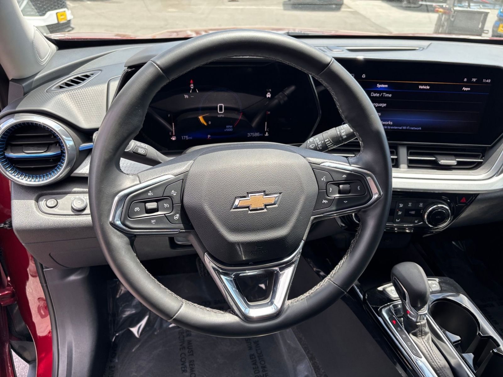 Thumbnail: 2025 Chevrolet Trax - 27