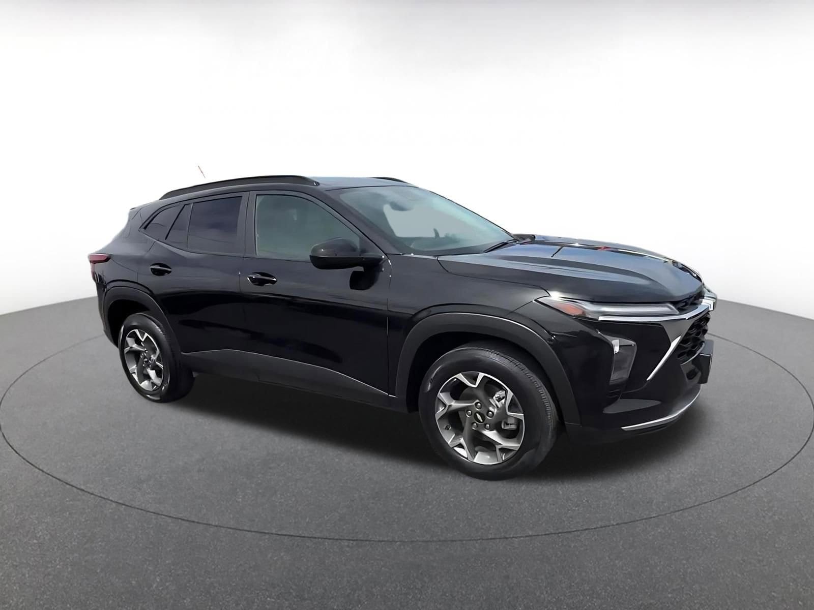 Thumbnail: 2025 Chevrolet Trax - 2