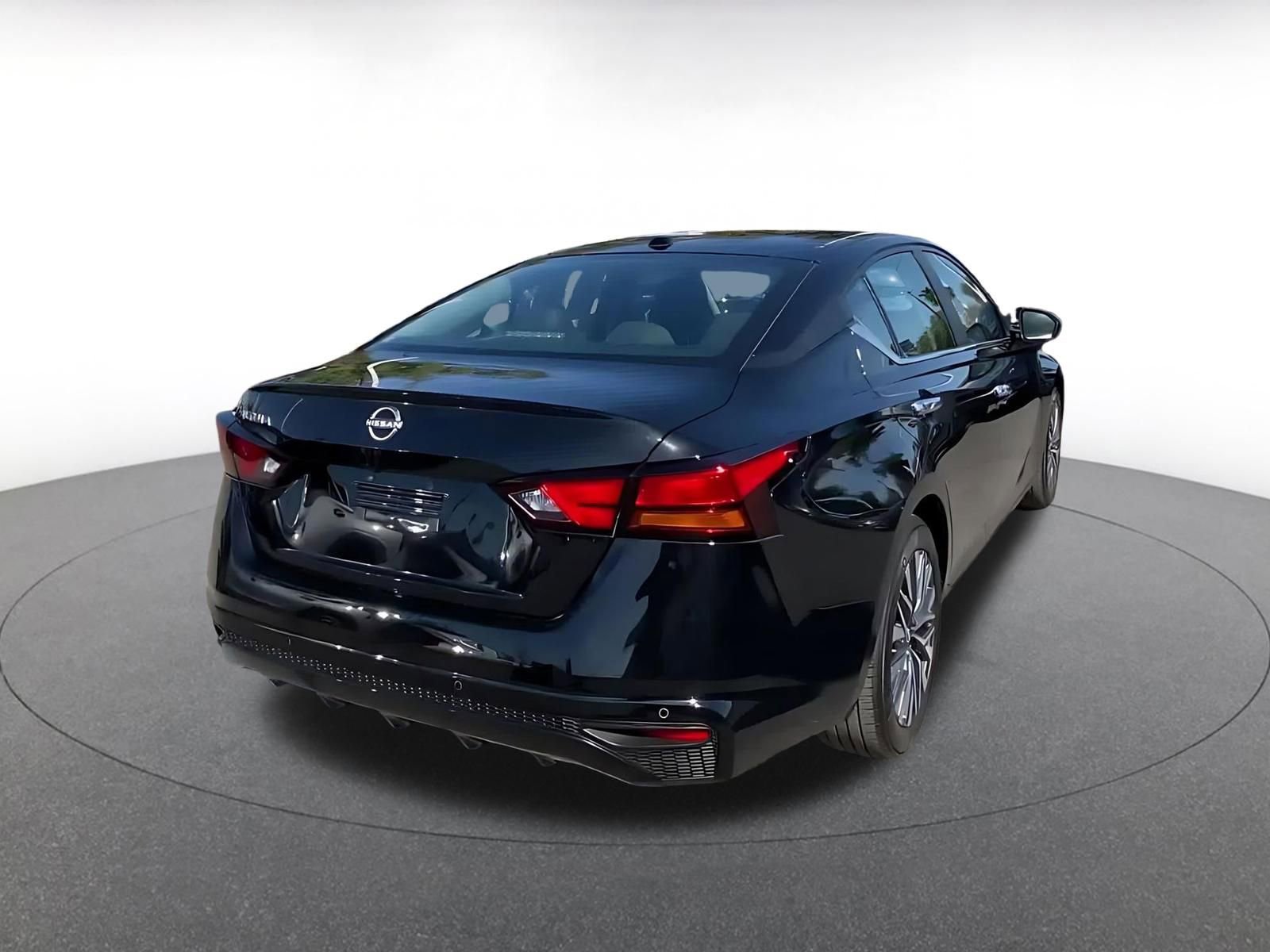 Thumbnail: 2025 Nissan Altima - 14