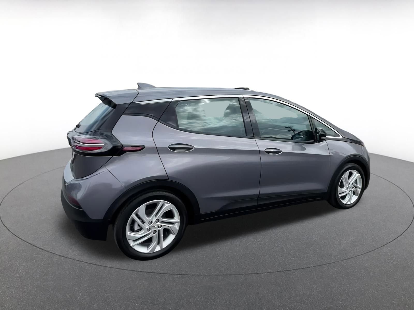 Thumbnail: 2023 Chevrolet Bolt EV - 15