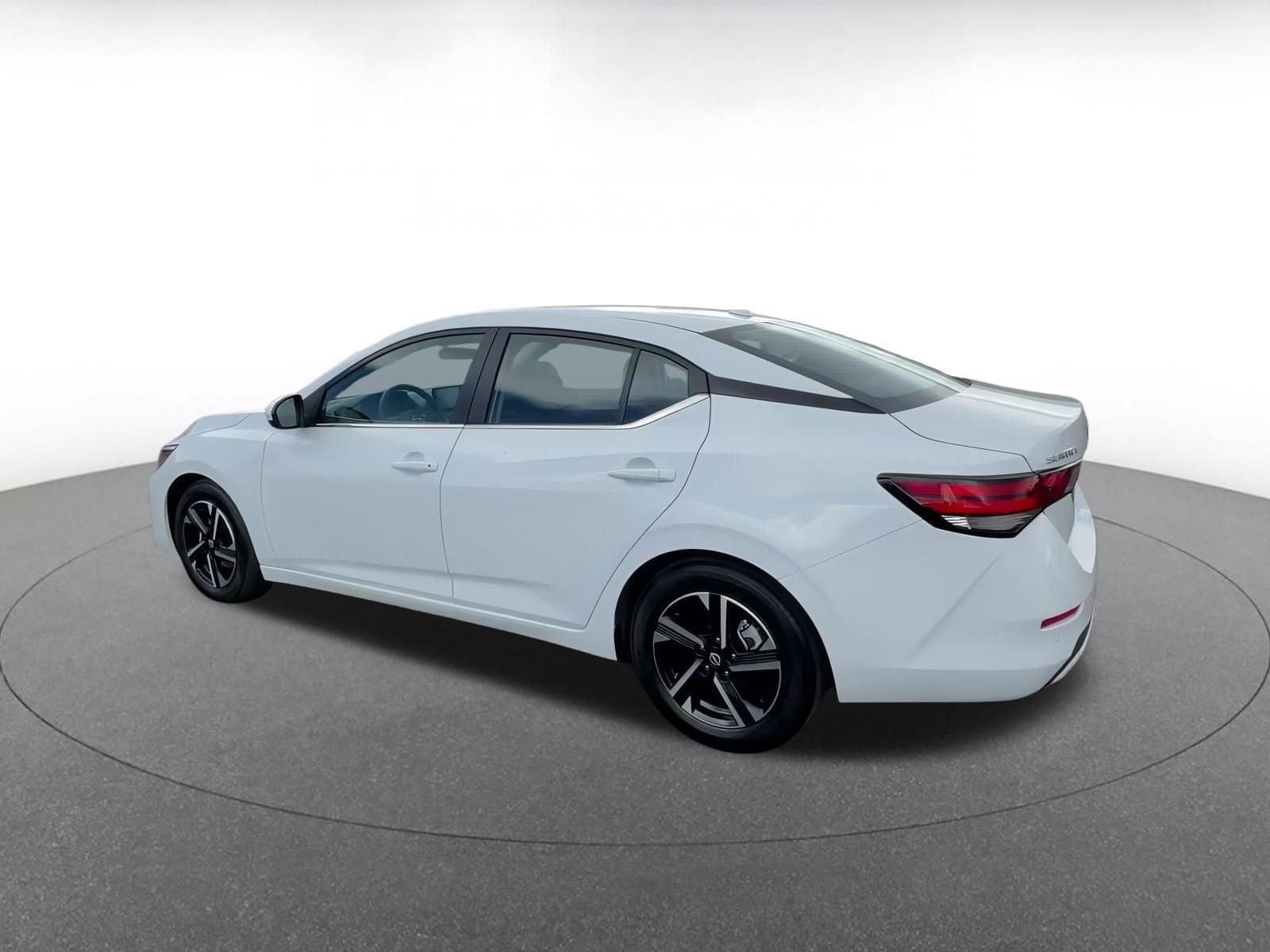 Thumbnail: 2024 Nissan Sentra - 10