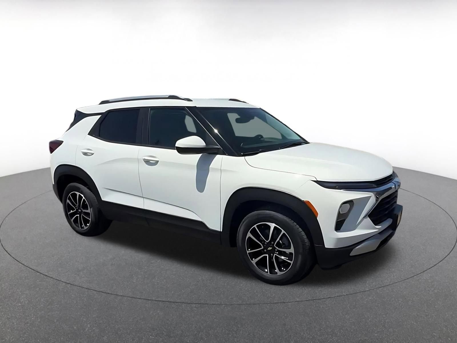 Thumbnail: 2025 Chevrolet TrailBlazer - 2