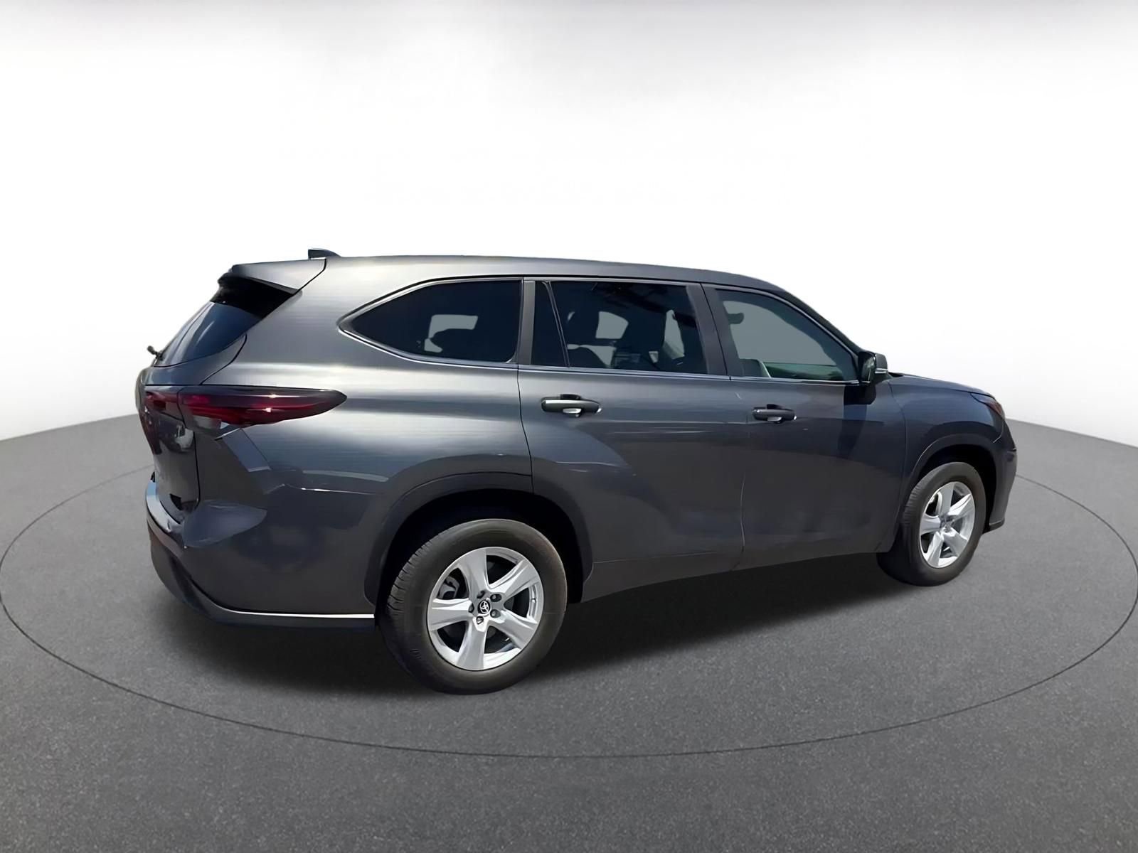 Thumbnail: 2025 Toyota Highlander - 14