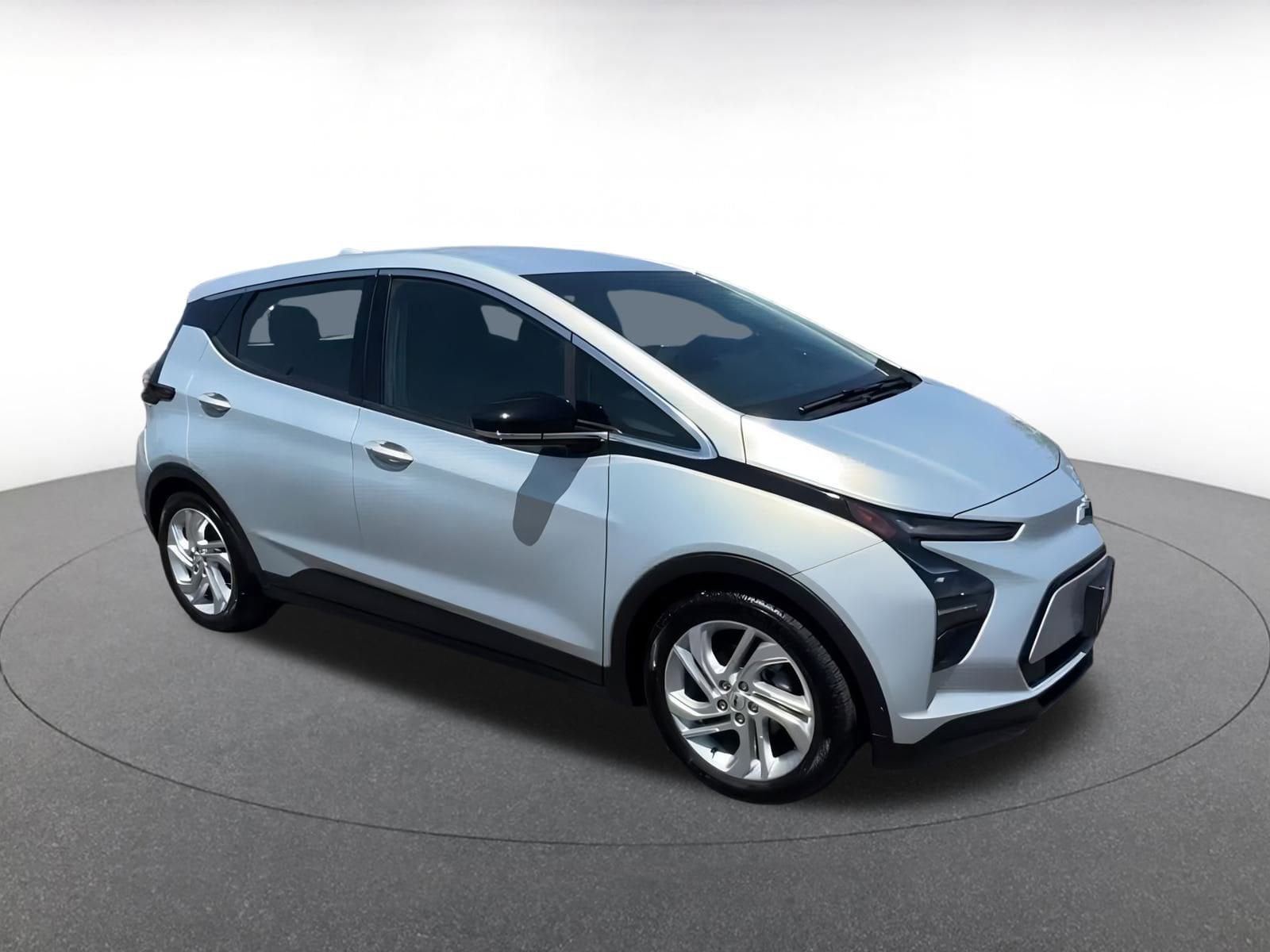 Thumbnail: 2023 Chevrolet Bolt EV - 2