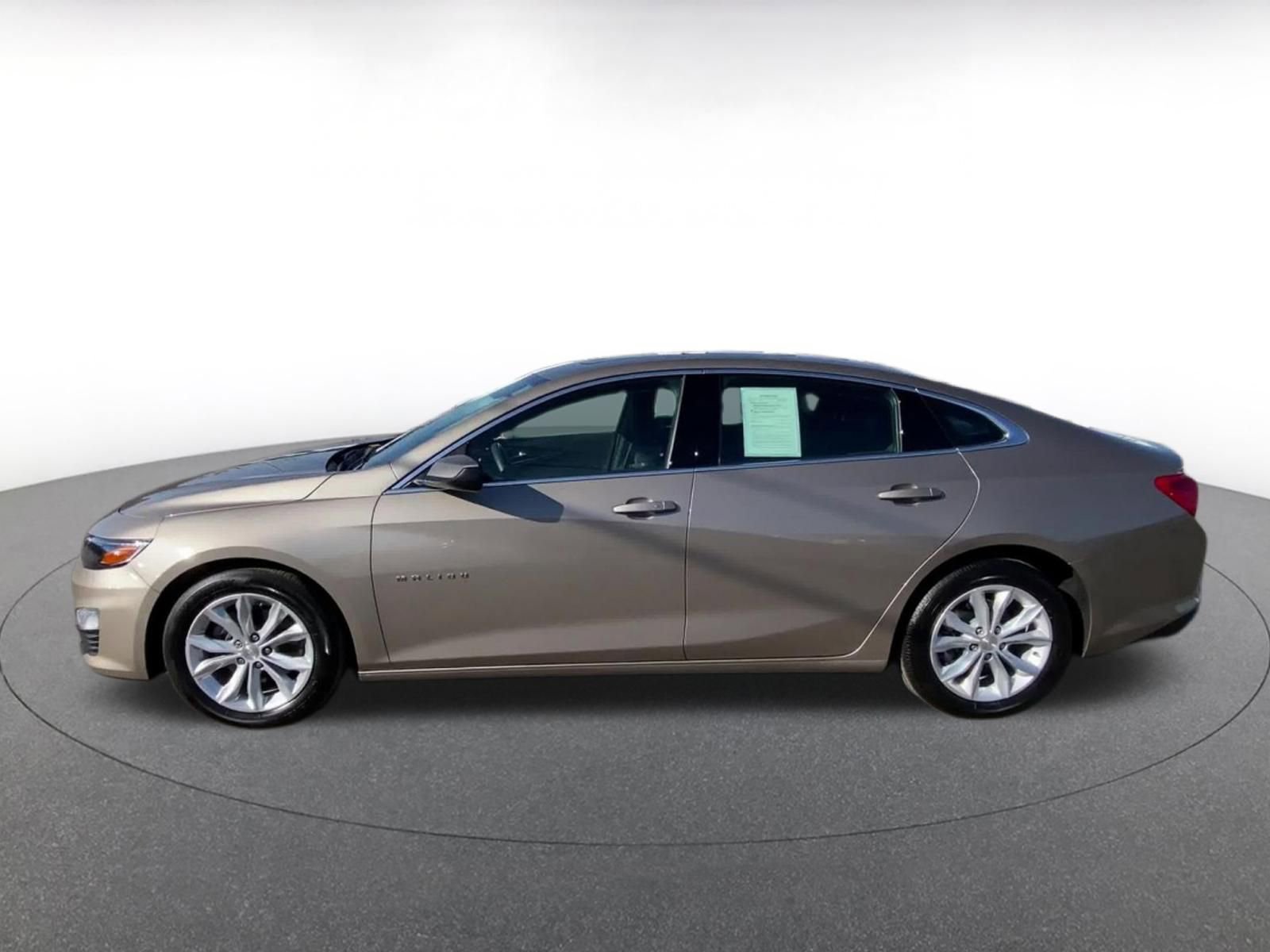 Thumbnail: 2024 Chevrolet Malibu - 9