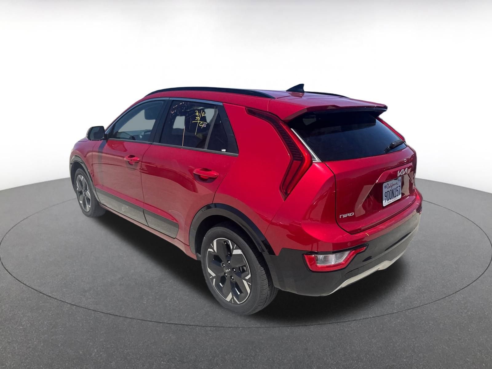 Thumbnail: 2023 Kia Niro - 4