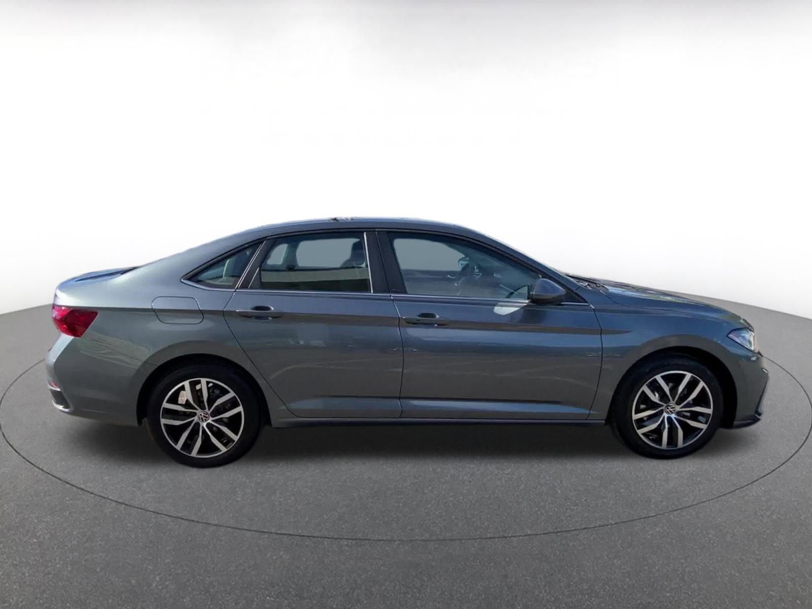 Thumbnail: 2025 Volkswagen Jetta - 16