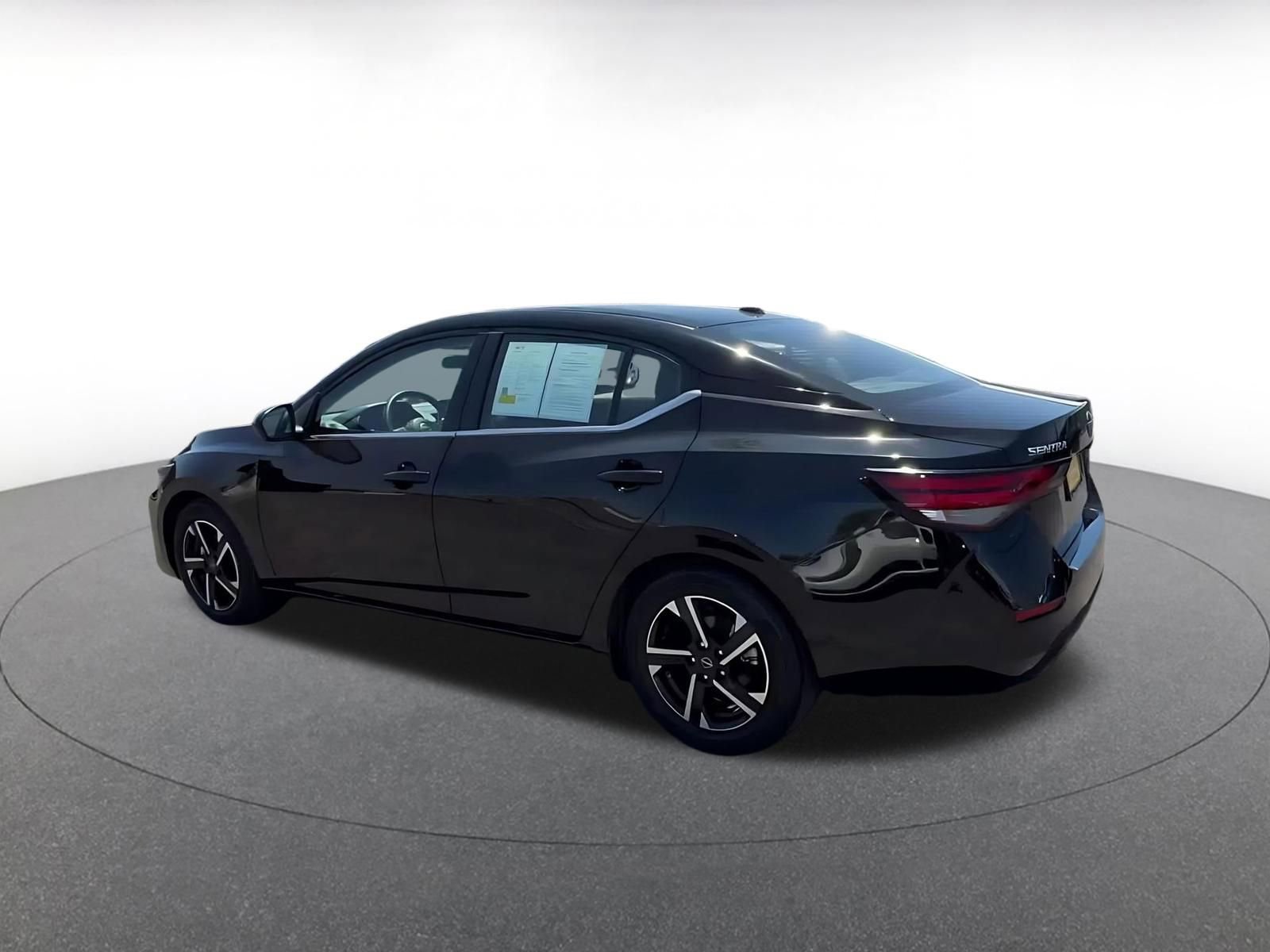 Thumbnail: 2025 Nissan Sentra - 10