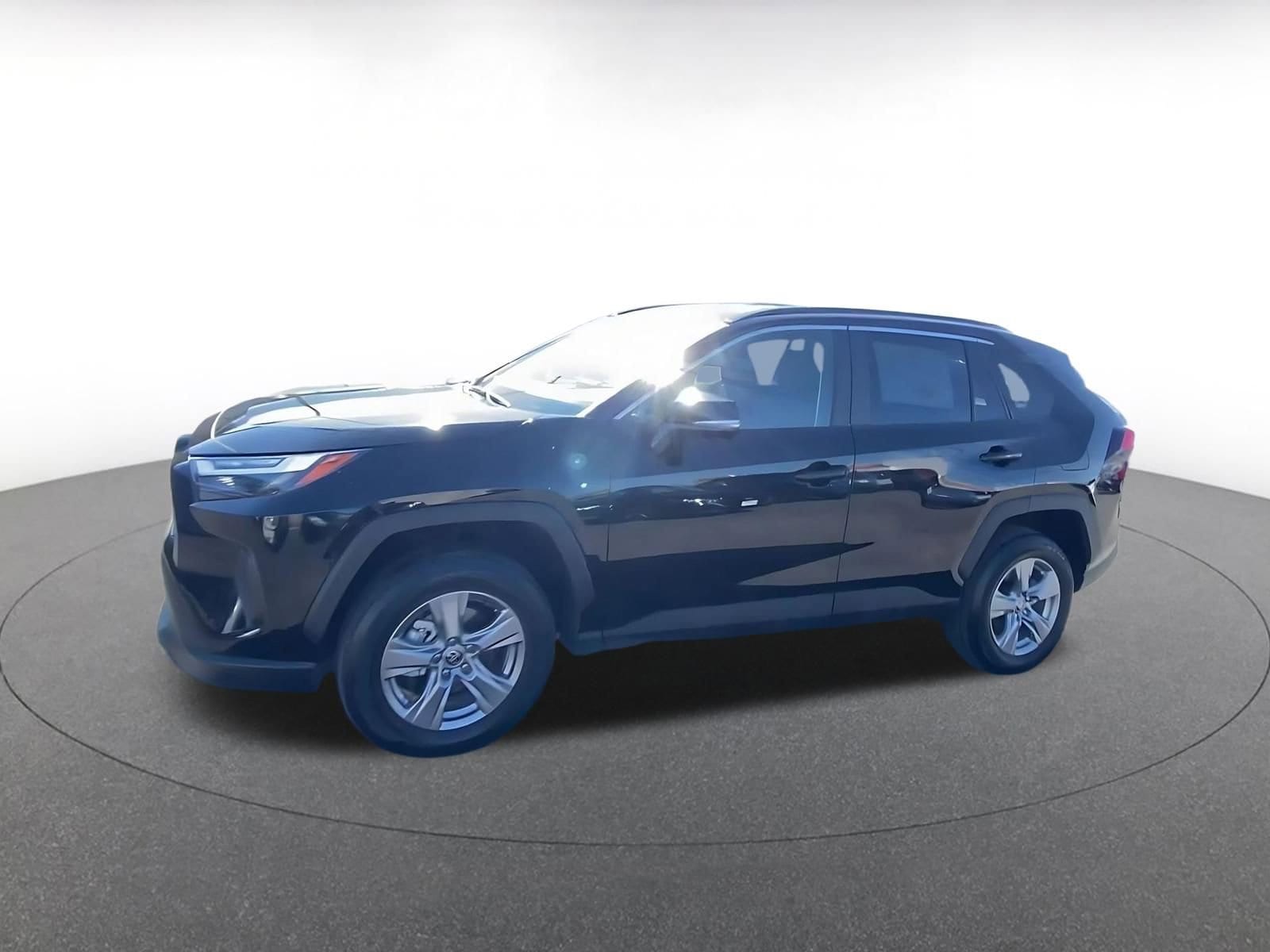 Thumbnail: 2025 Toyota RAV4 - 8