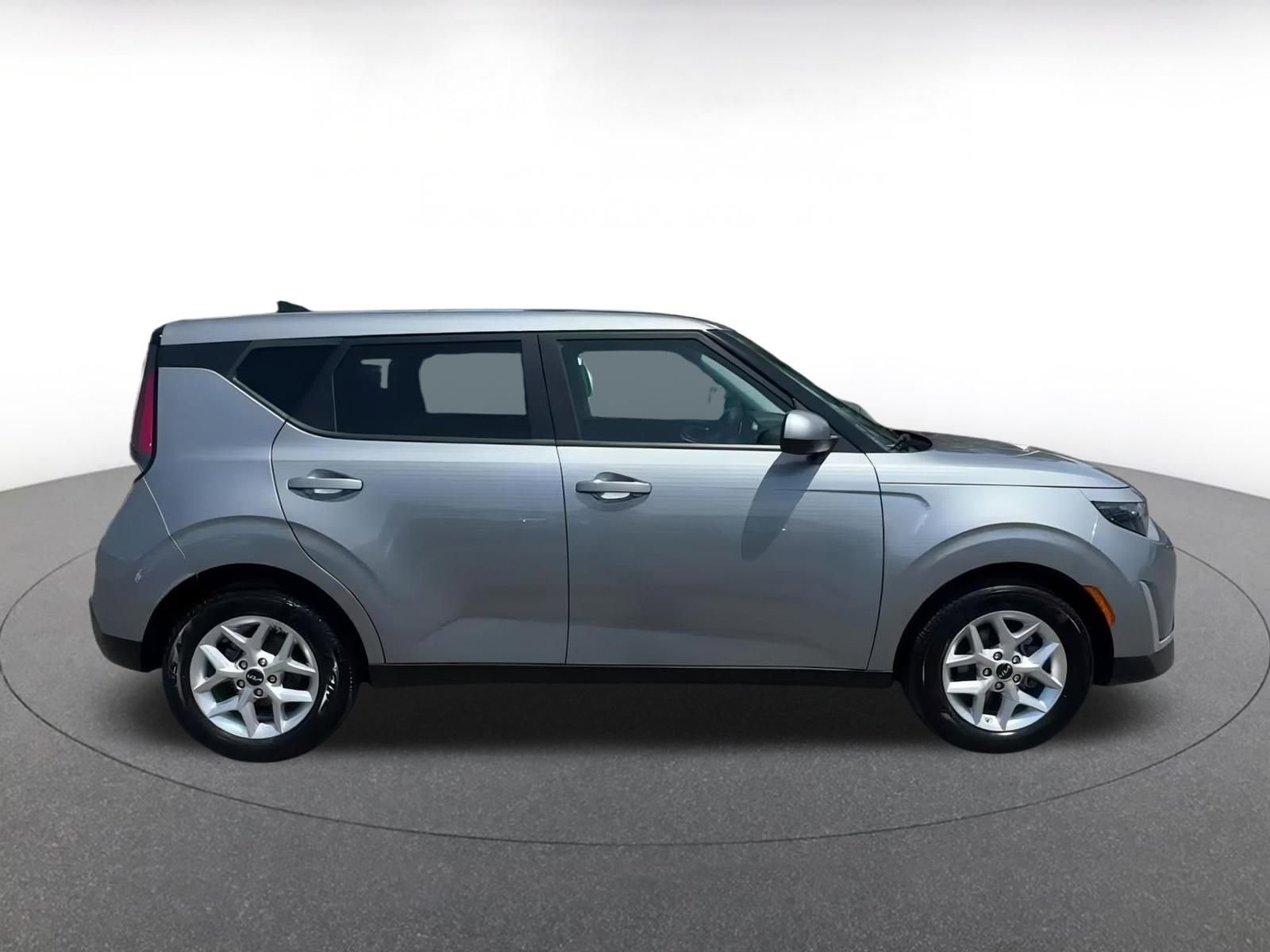 Thumbnail: 2023 Kia Soul - 16