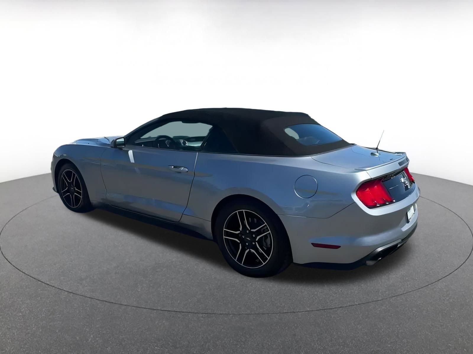 Thumbnail: 2023 Ford Mustang - 10