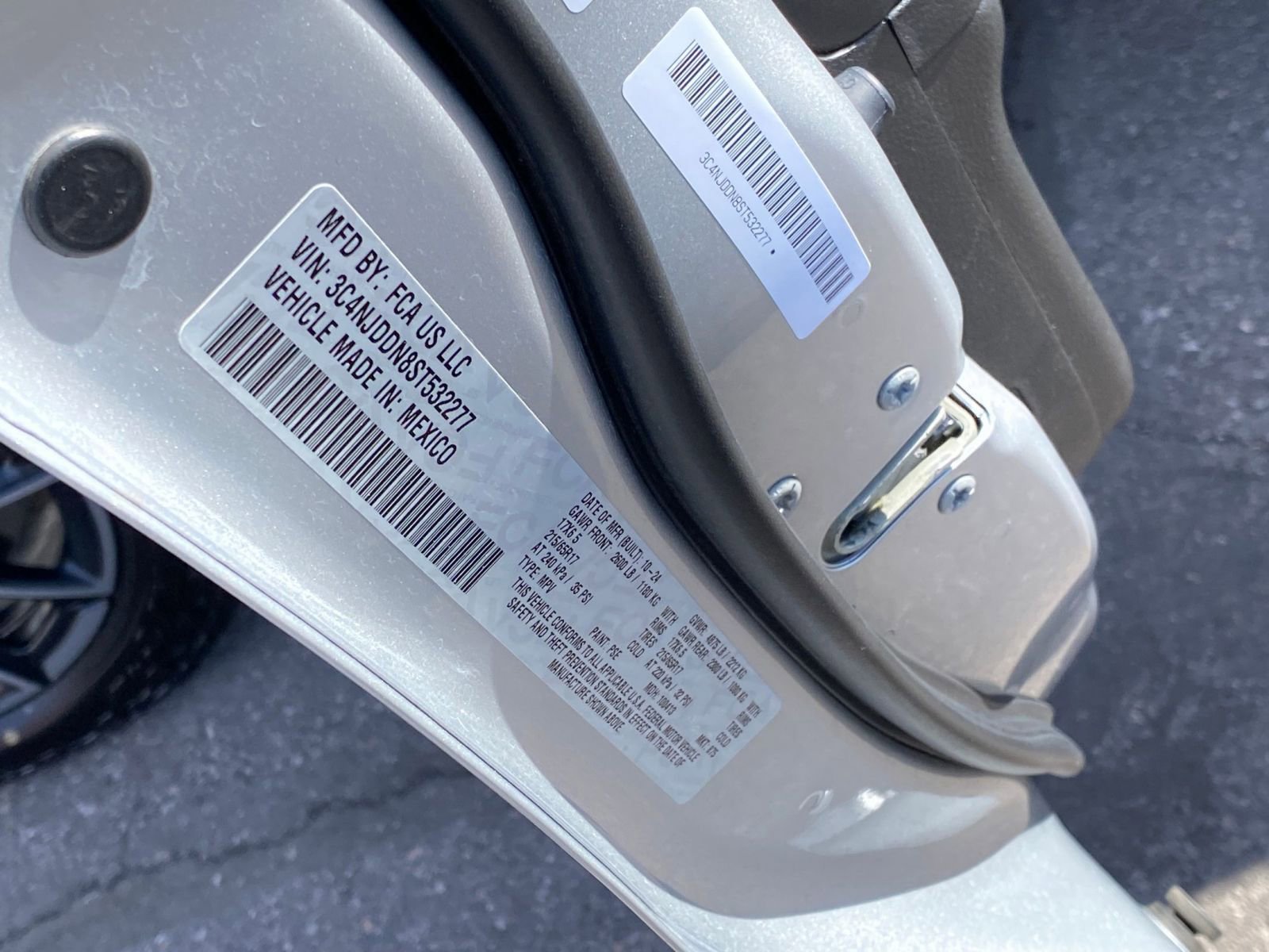 Thumbnail: 2025 Jeep Compass - 28