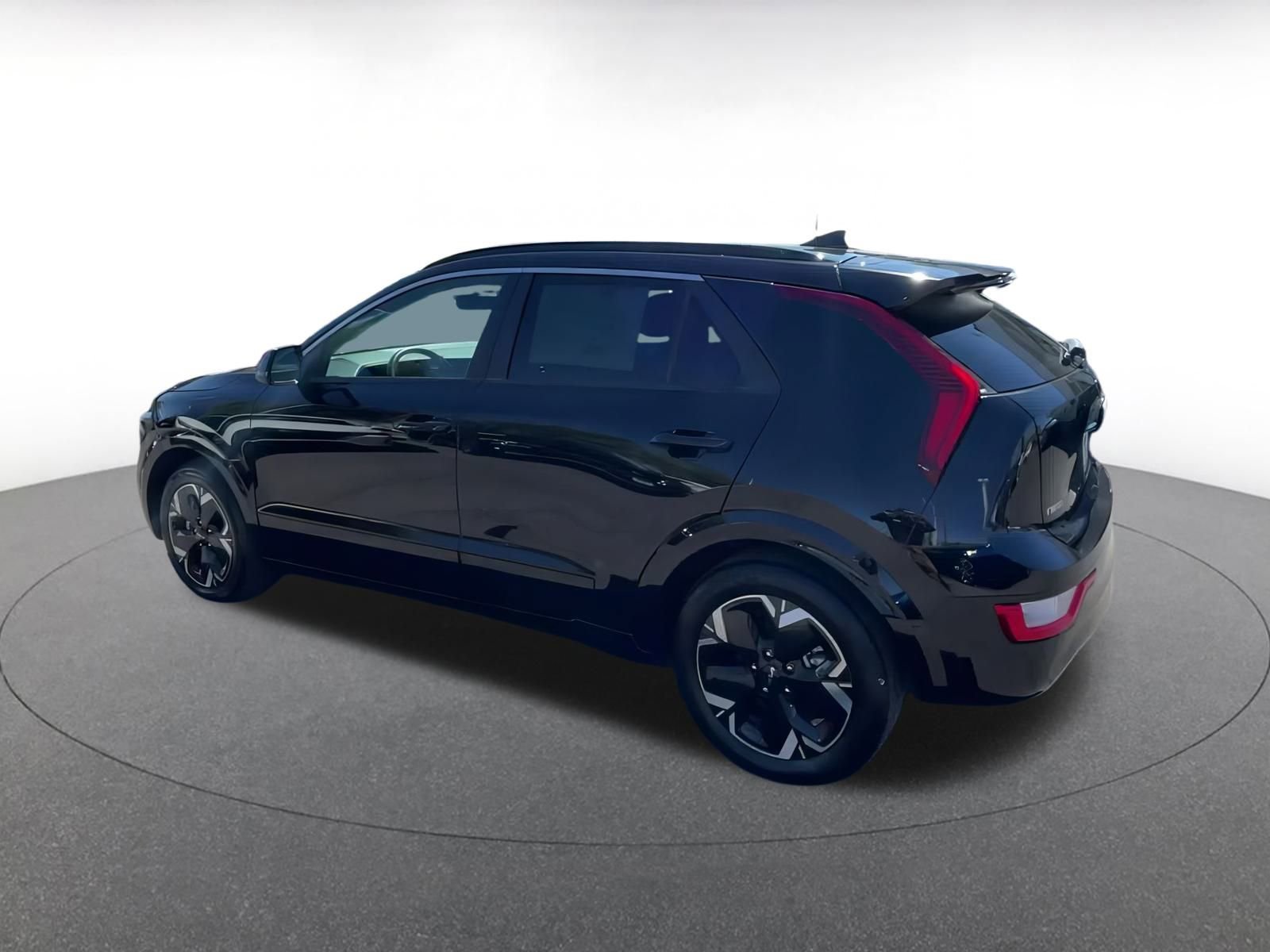 Thumbnail: 2023 Kia Niro - 10