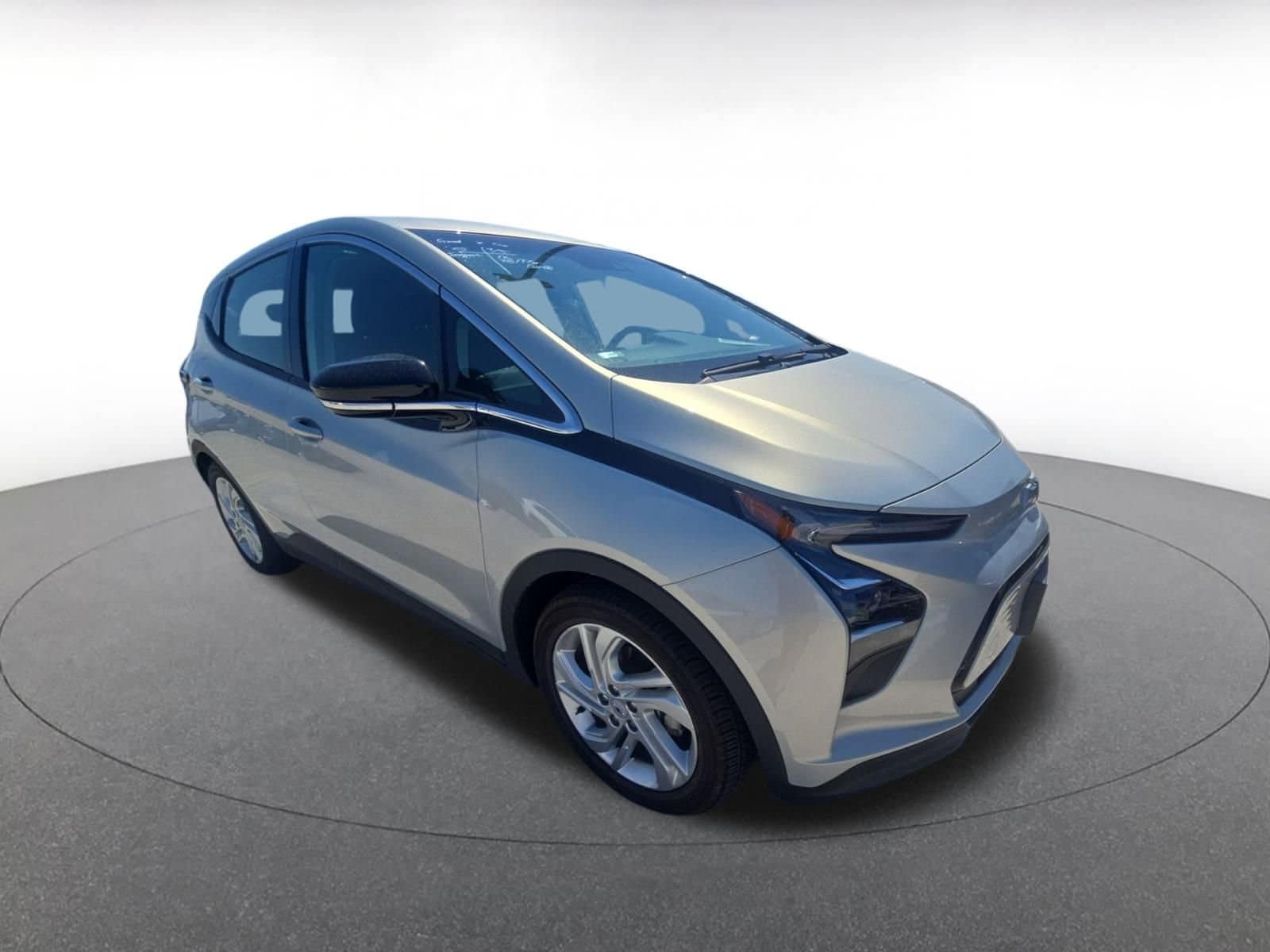 Thumbnail: 2023 Chevrolet Bolt EV - 2