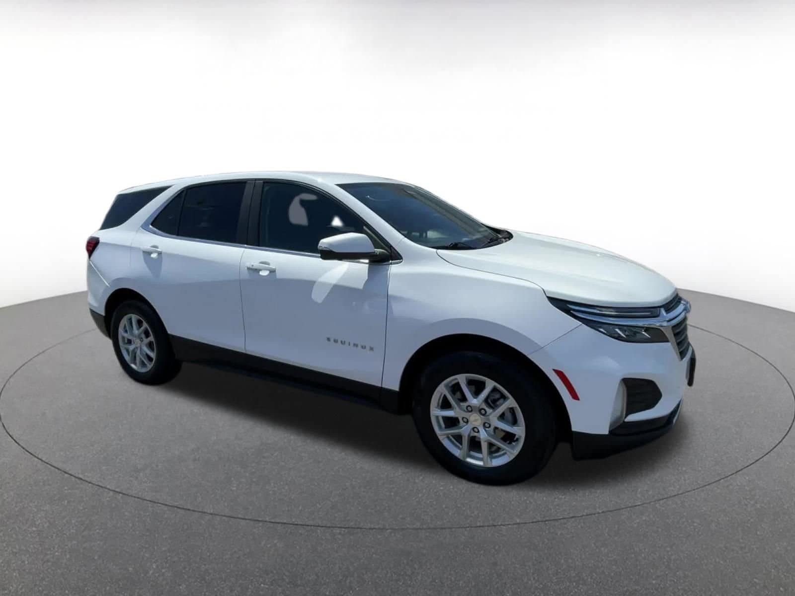 Thumbnail: 2022 Chevrolet Equinox - 2
