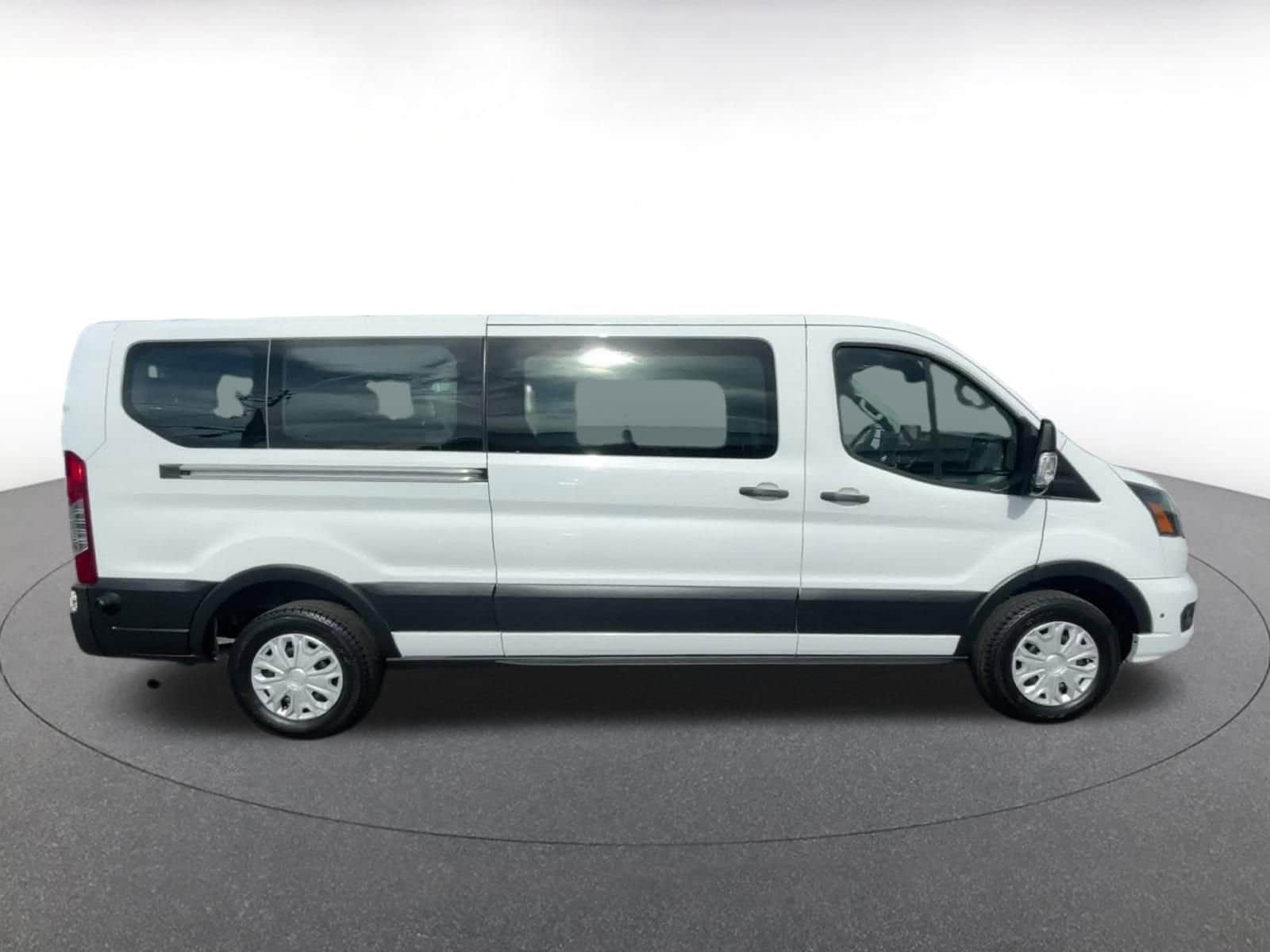 Thumbnail: 2024 Ford Econoline - 16