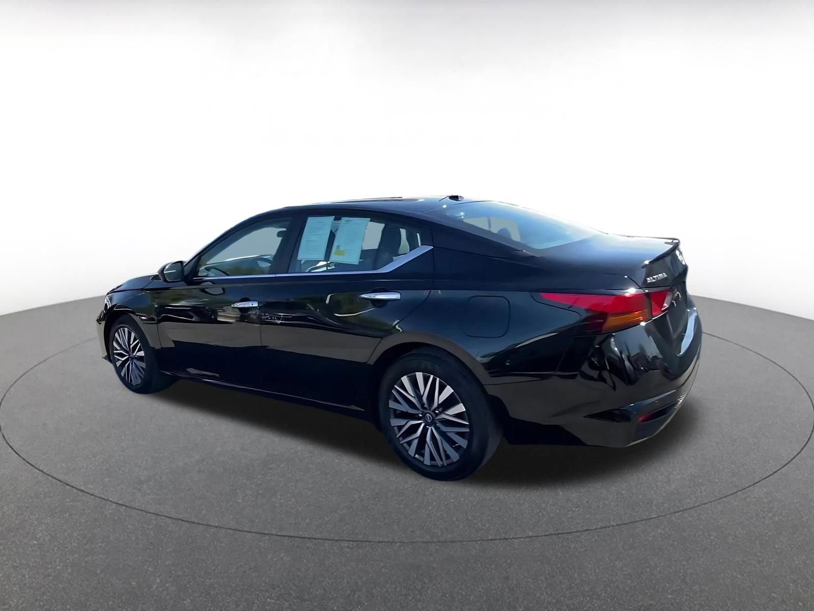 Thumbnail: 2025 Nissan Altima - 10