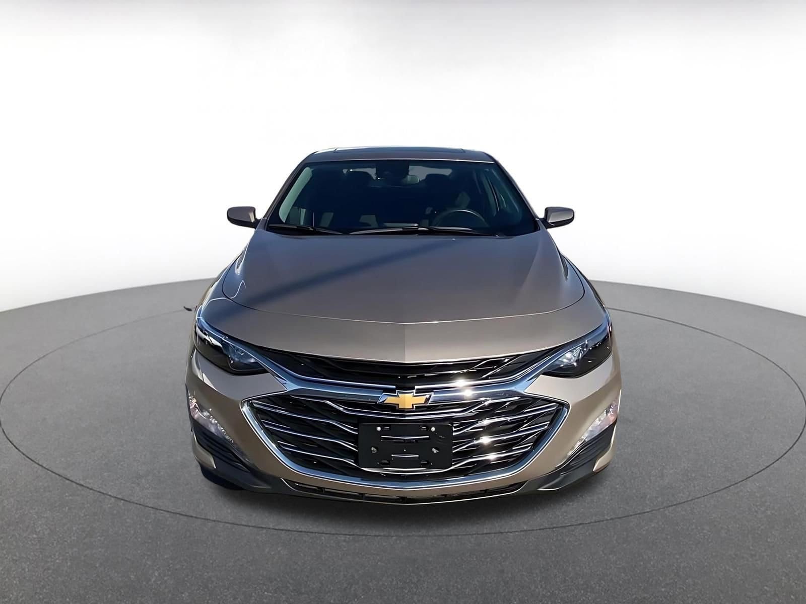 Thumbnail: 2024 Chevrolet Malibu - 4
