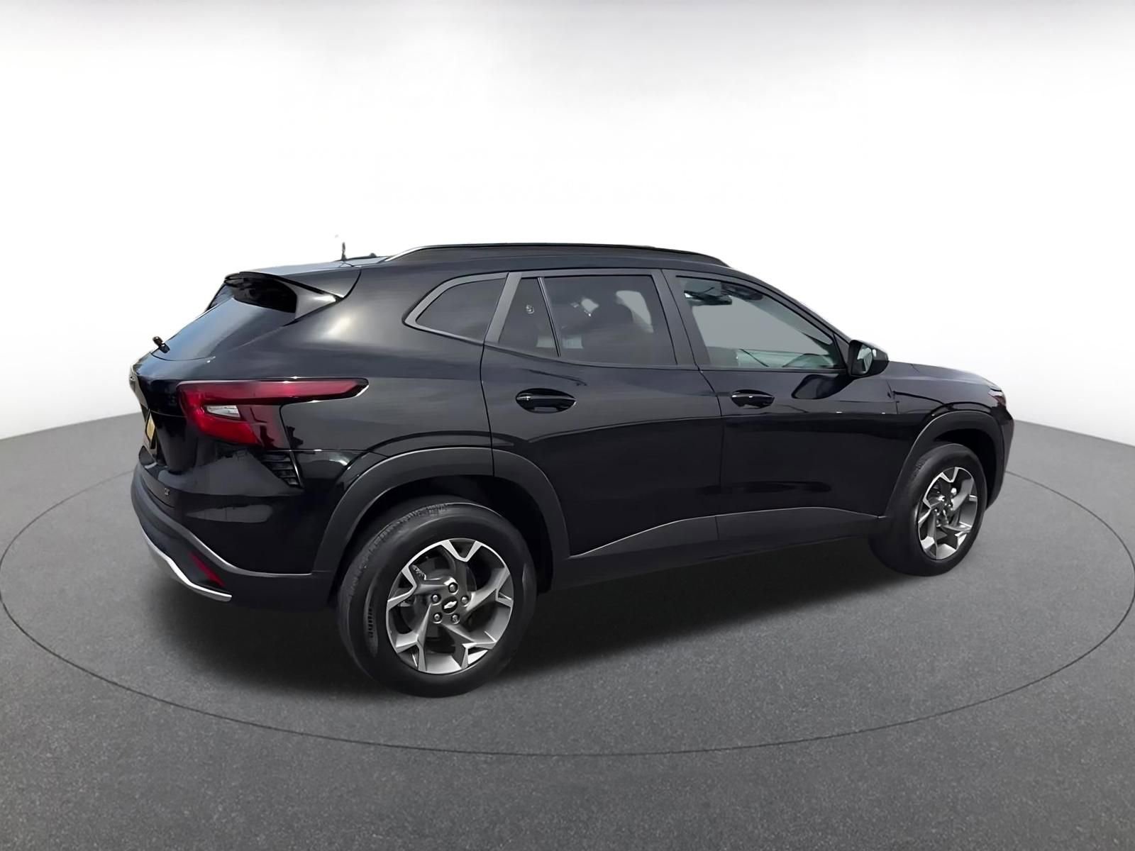 Thumbnail: 2025 Chevrolet Trax - 14
