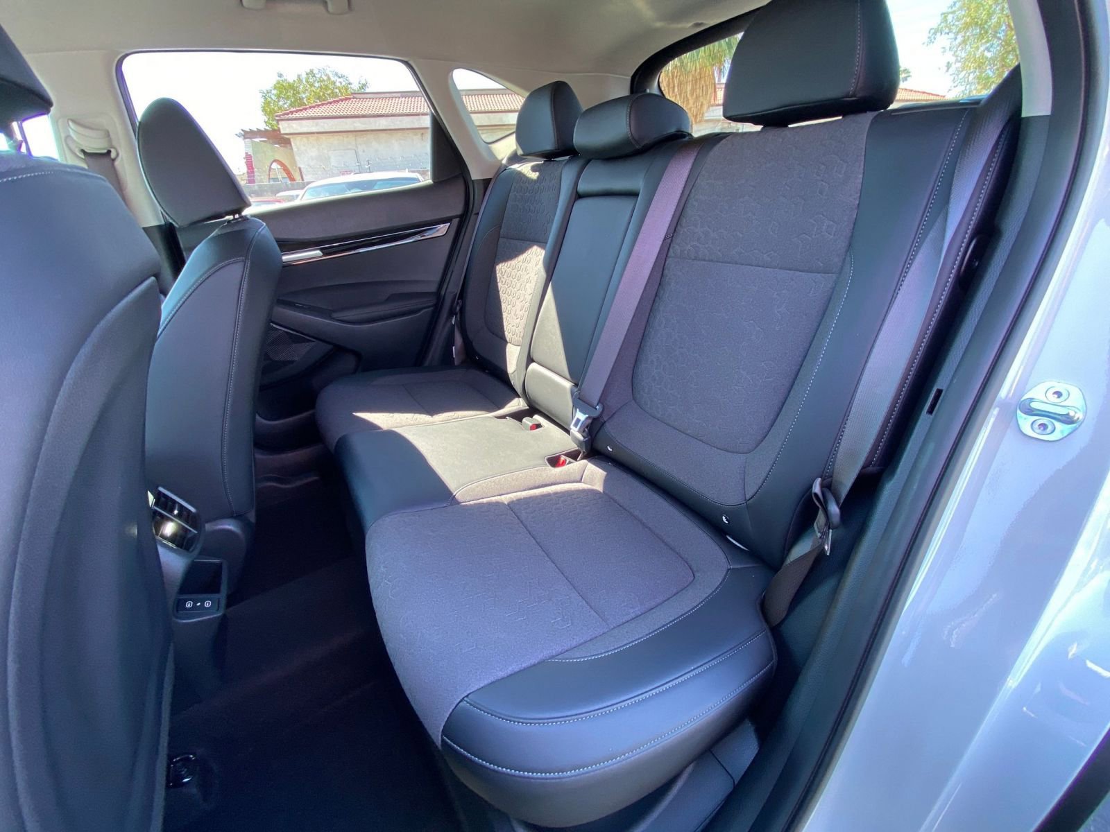 Thumbnail: 2025 Kia Seltos - 25