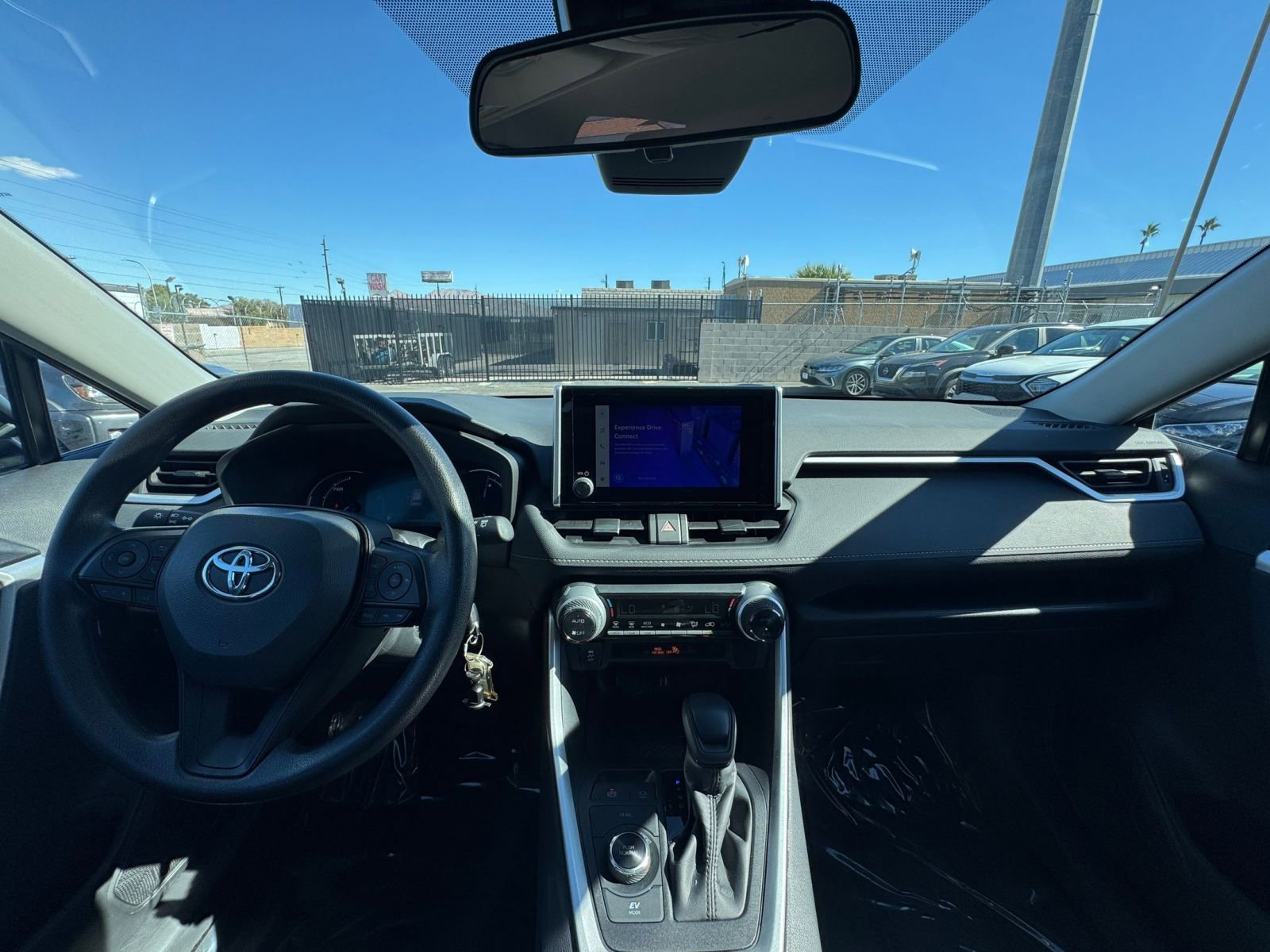 Thumbnail: 2025 Toyota RAV4 - 31