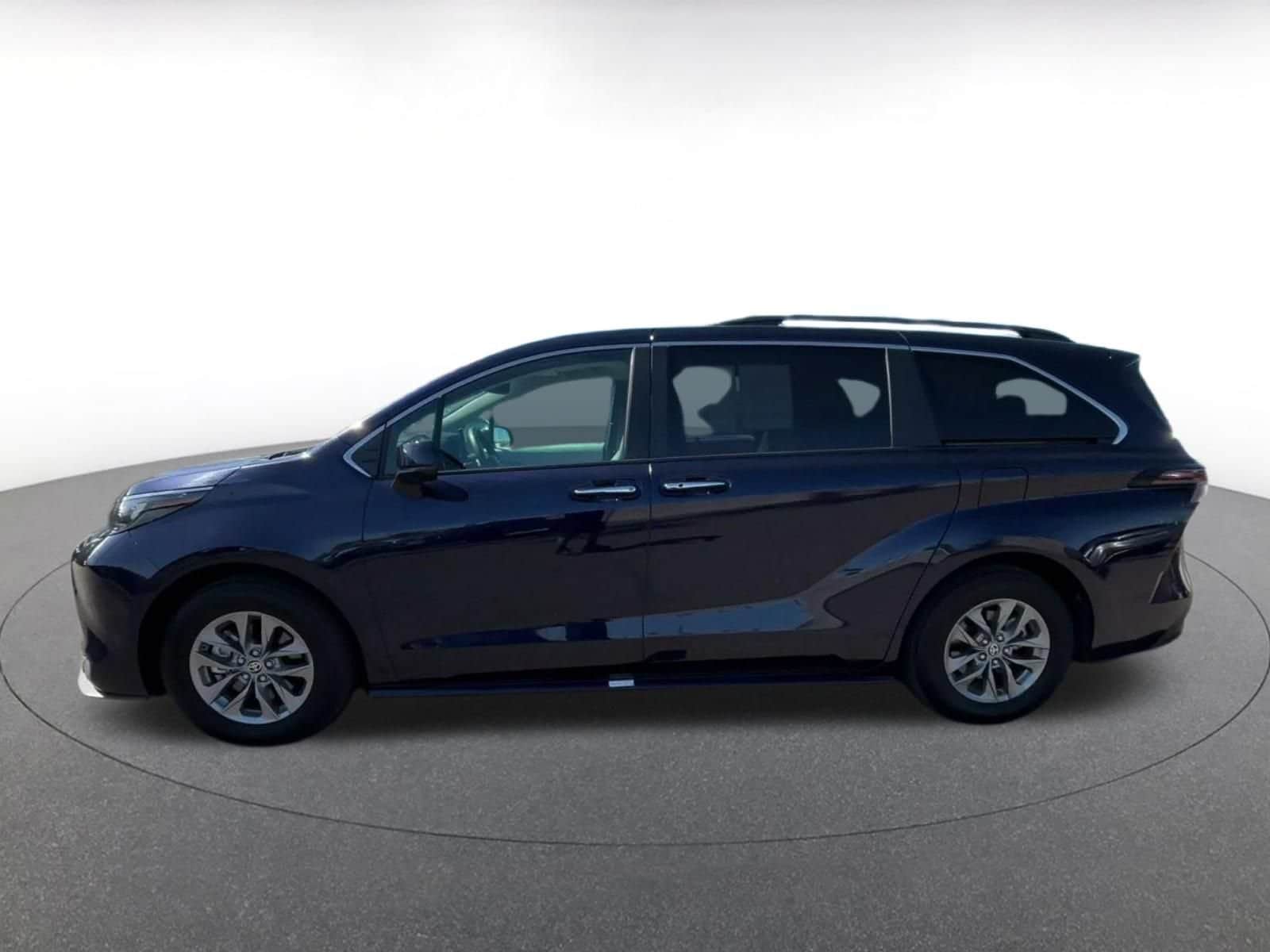 Thumbnail: 2025 Toyota Sienna - 8