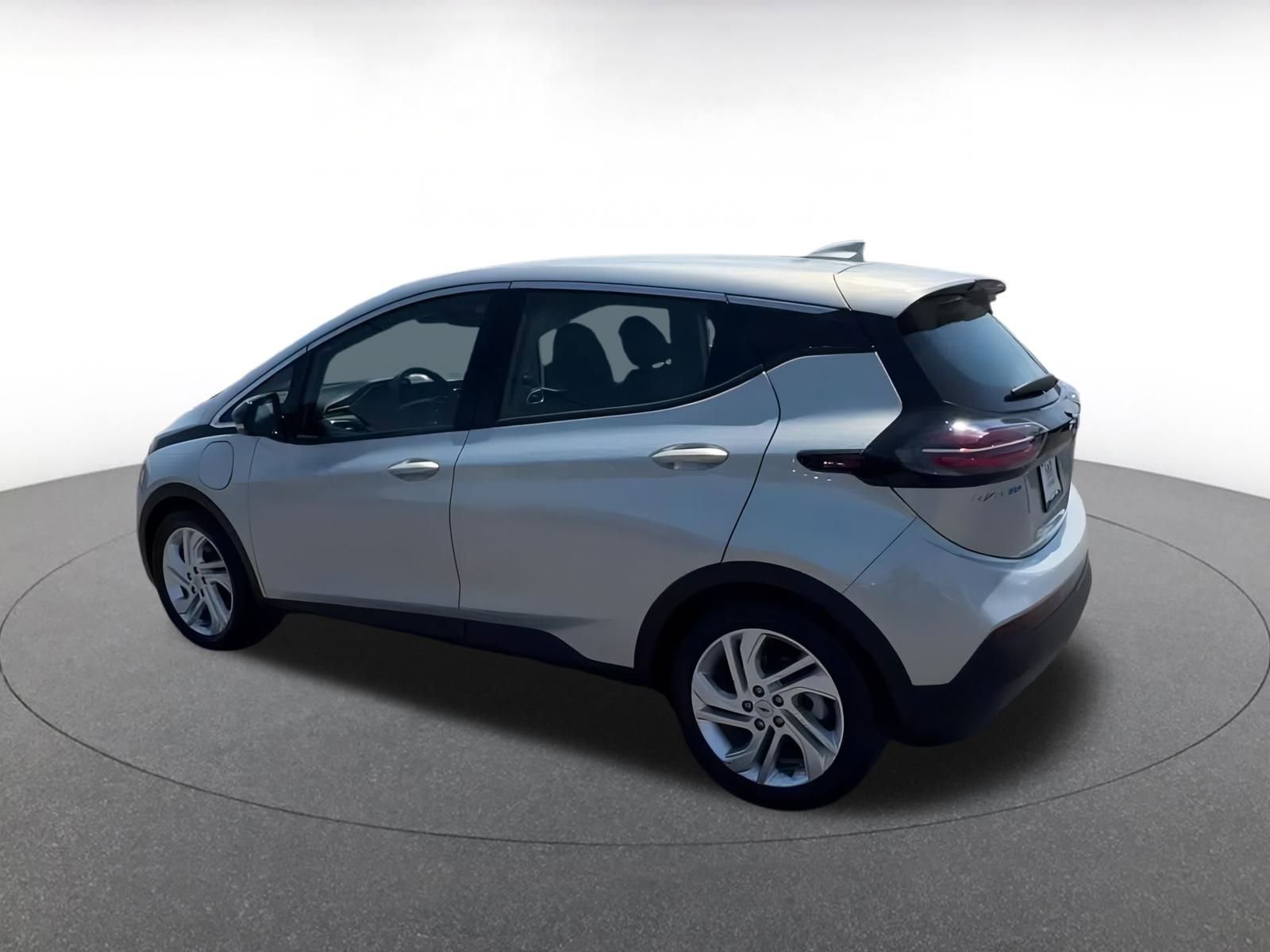 Thumbnail: 2023 Chevrolet Bolt EV - 10