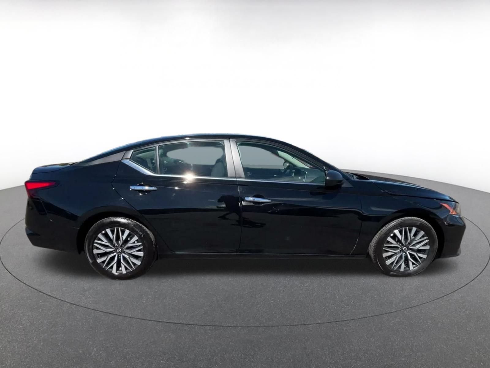 Thumbnail: 2025 Nissan Altima - 15