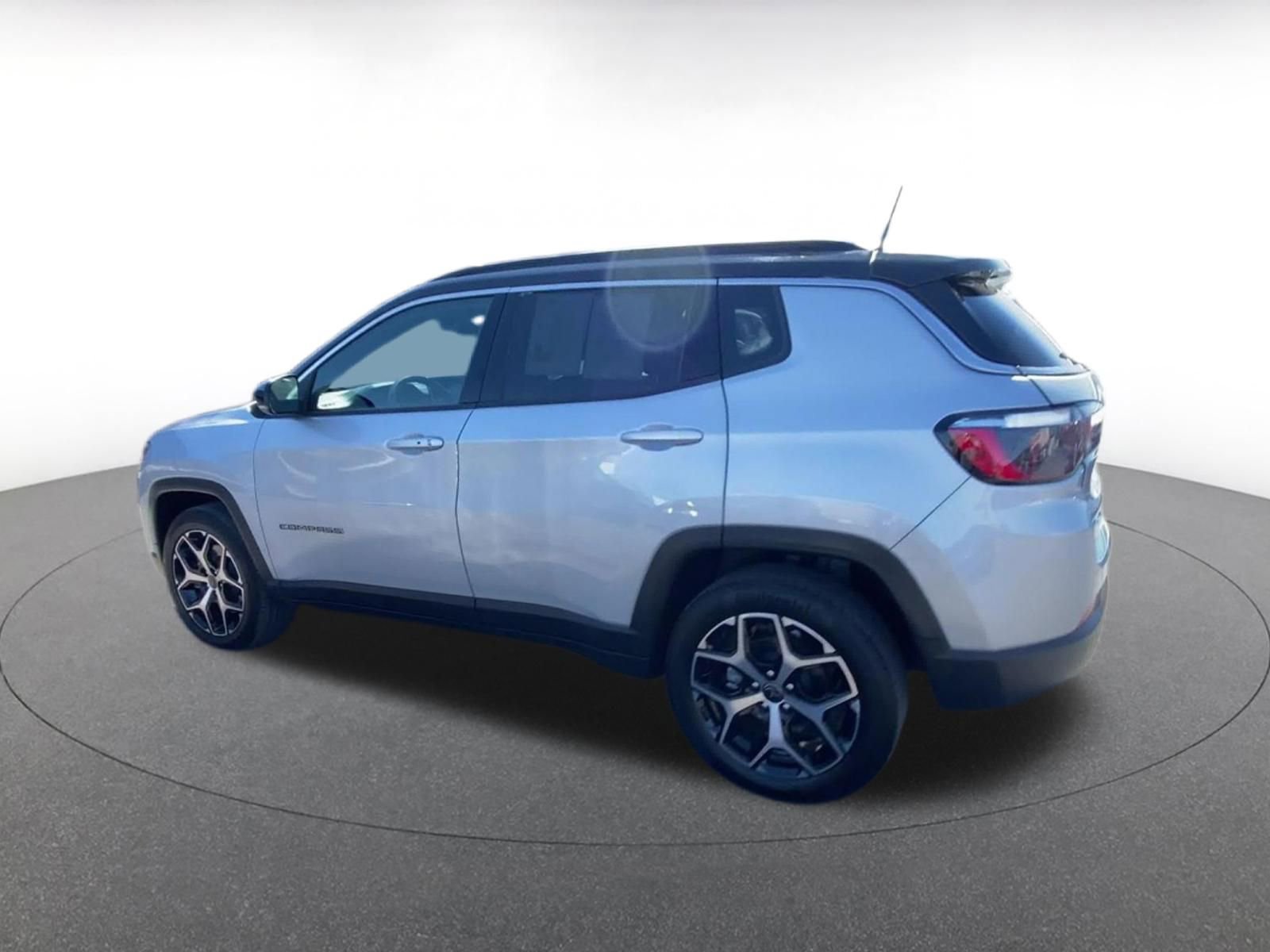 Thumbnail: 2025 Jeep Compass - 10