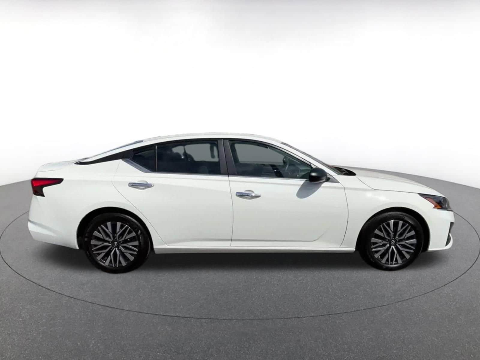 Thumbnail: 2025 Nissan Altima - 16
