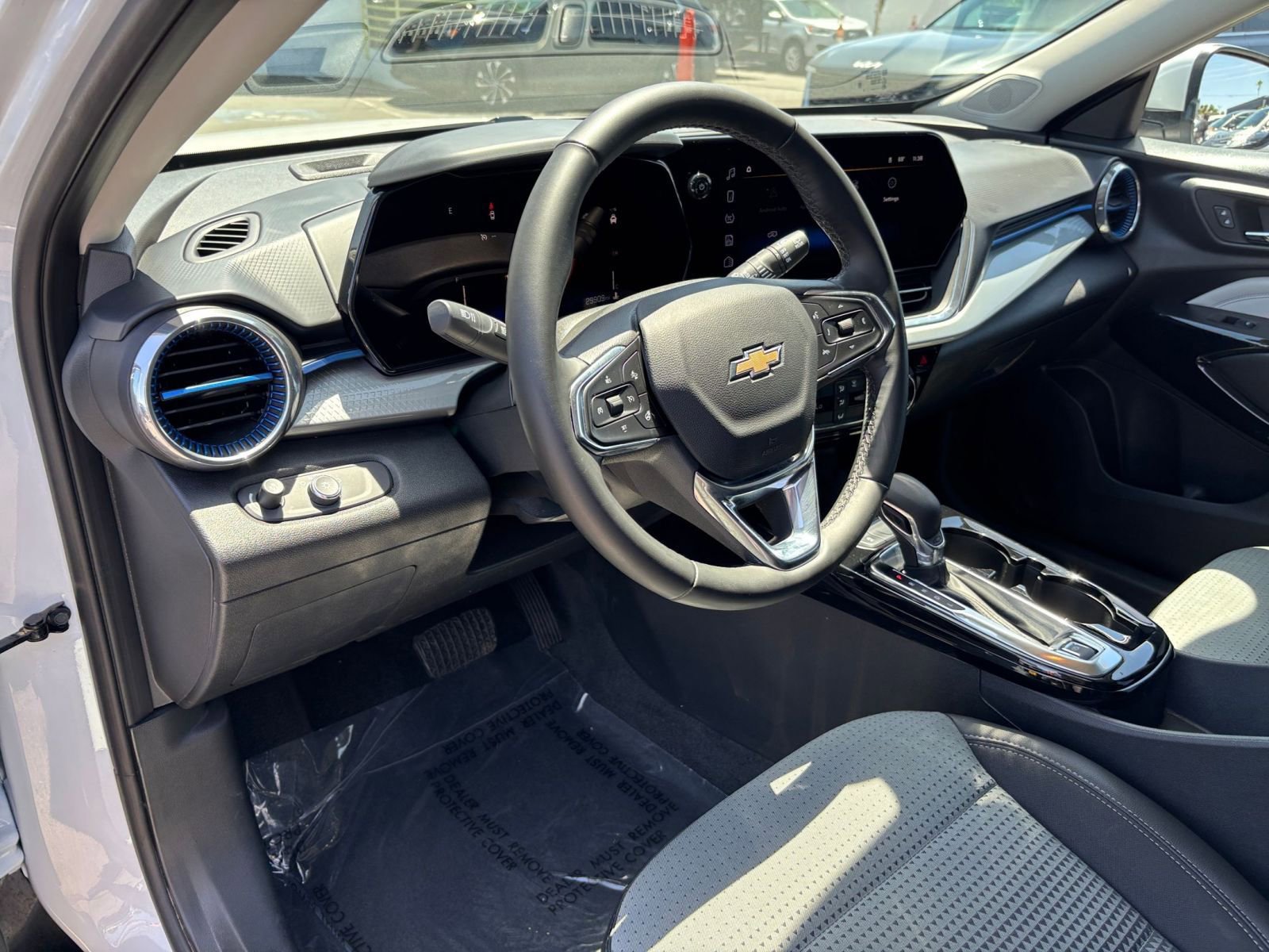 Thumbnail: 2025 Chevrolet Trax - 33