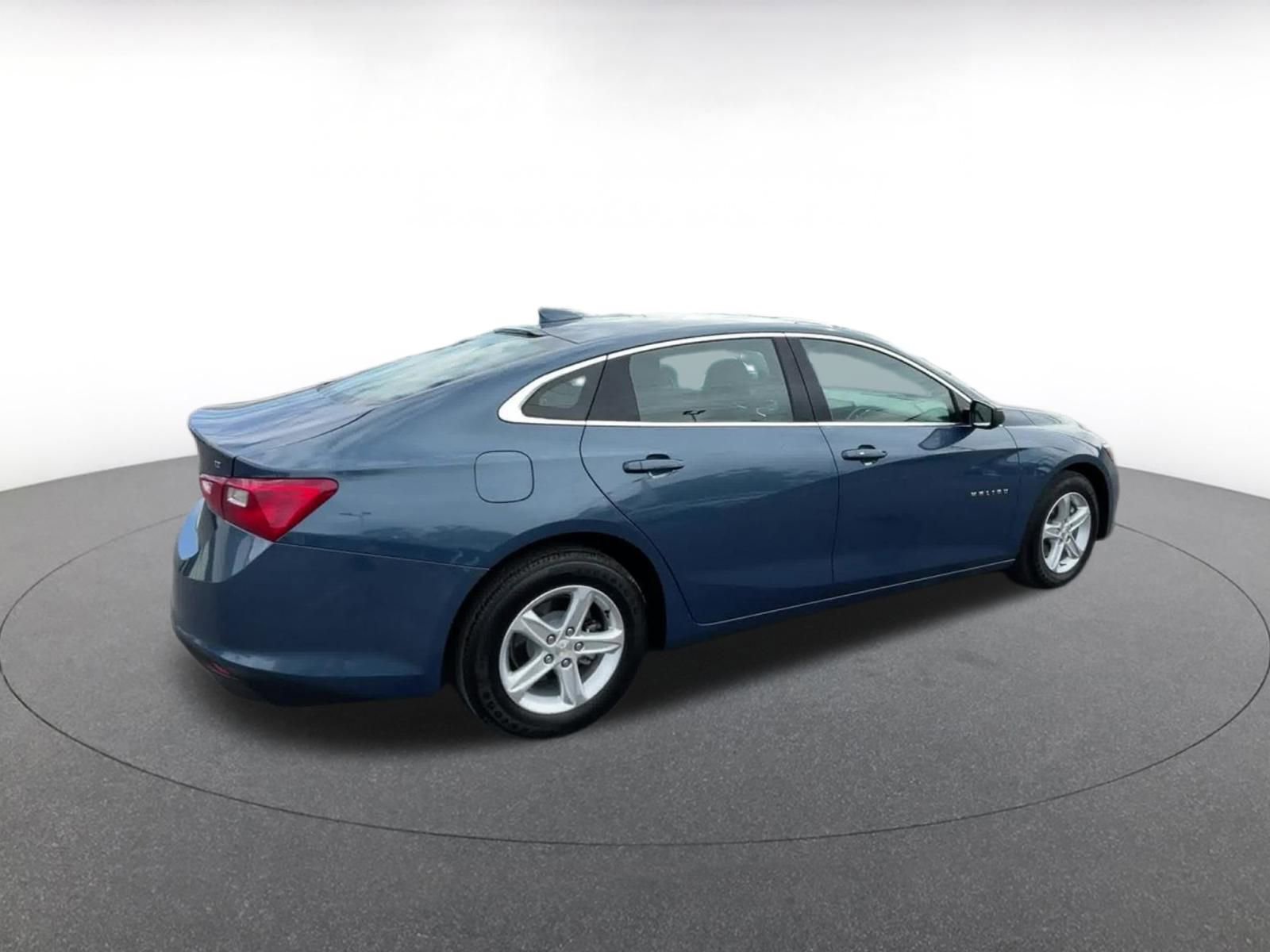 Thumbnail: 2024 Chevrolet Malibu - 15