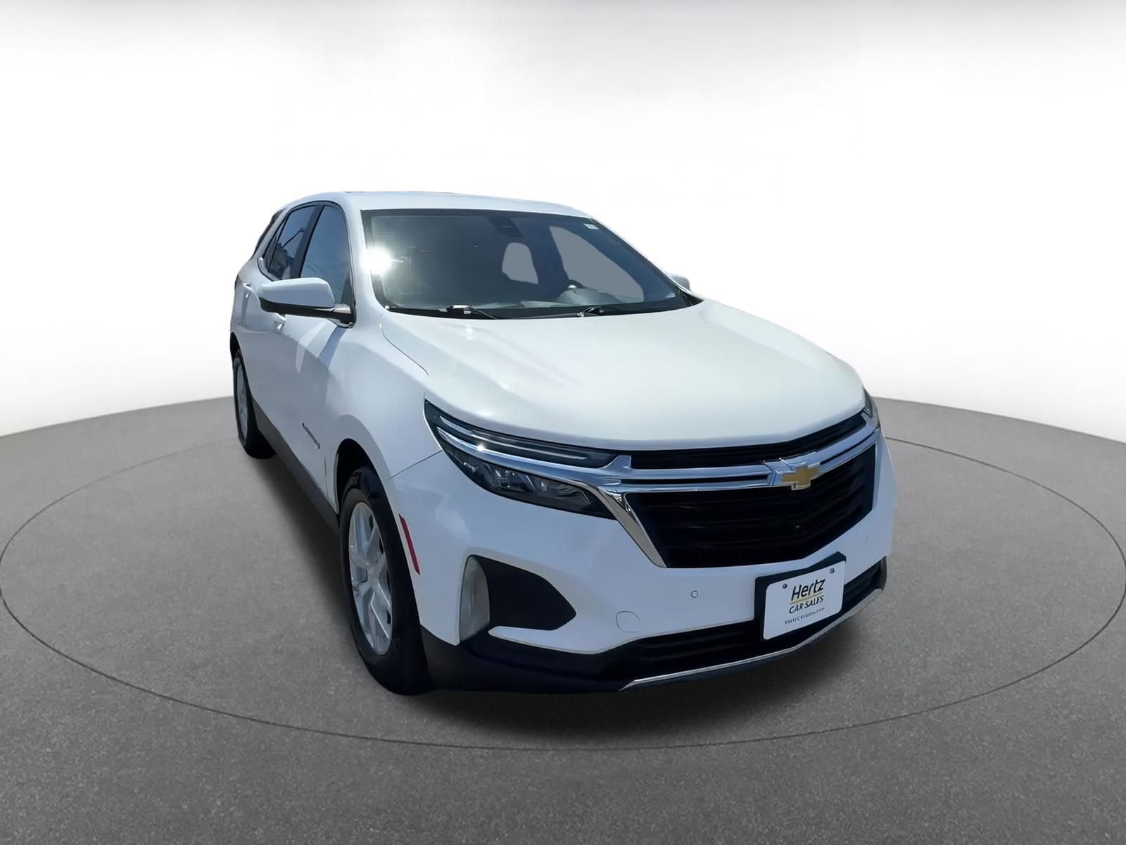 Thumbnail: 2022 Chevrolet Equinox - 3