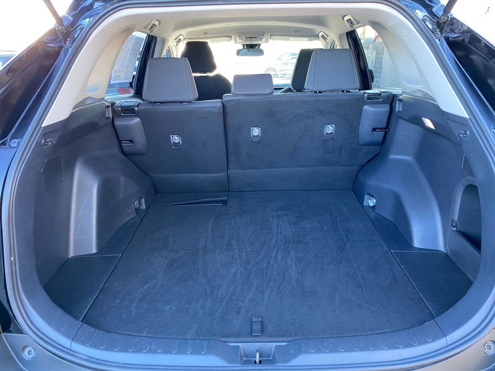 Thumbnail: 2025 Toyota RAV4 - 31