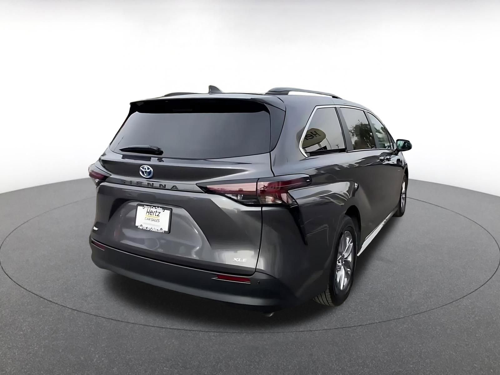Thumbnail: 2025 Toyota Sienna - 14