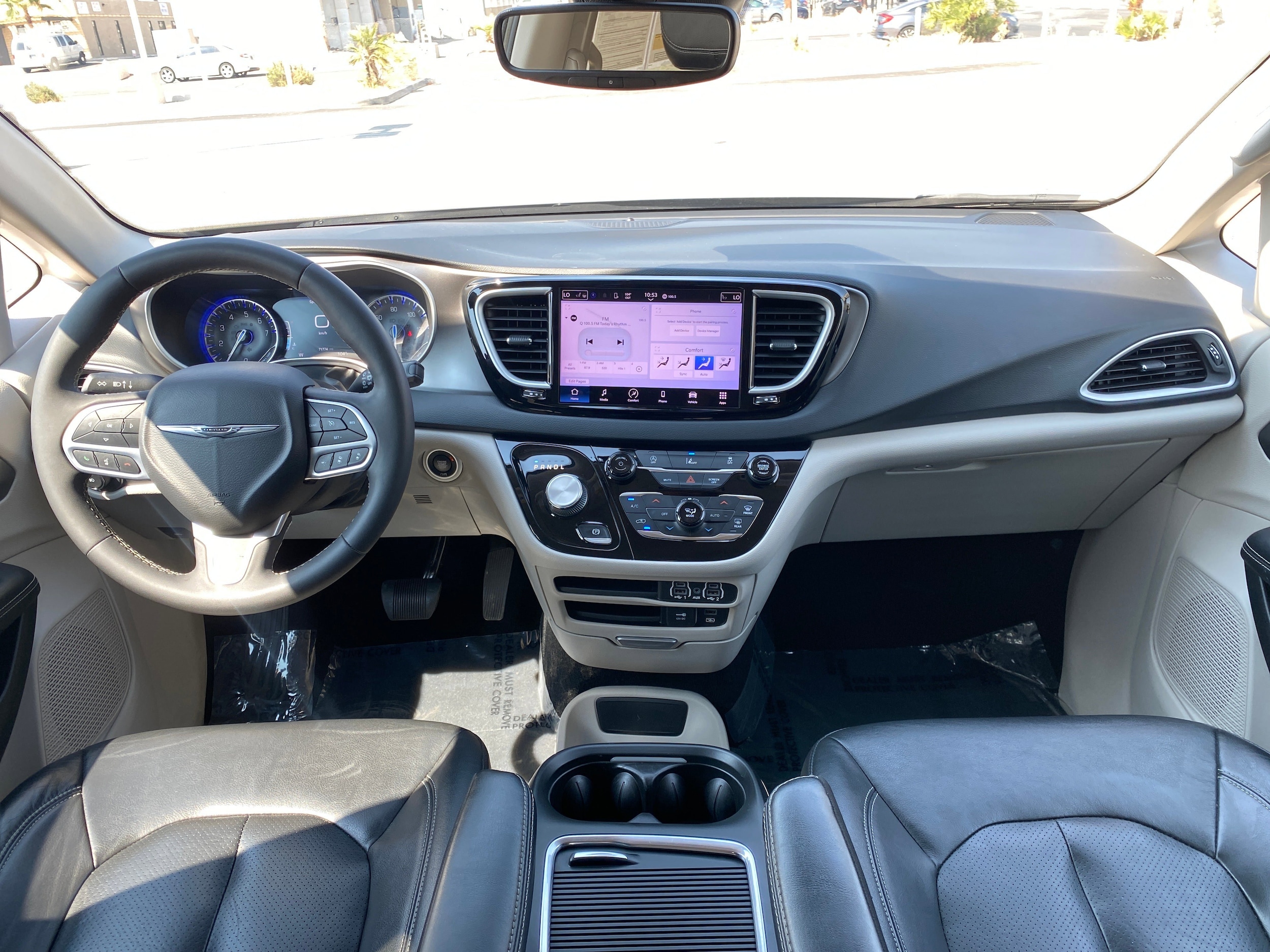 2022 Chrysler Pacifica Touring L 27