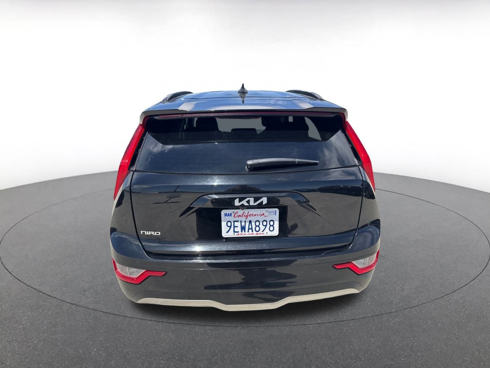Thumbnail: 2023 Kia Niro - 5