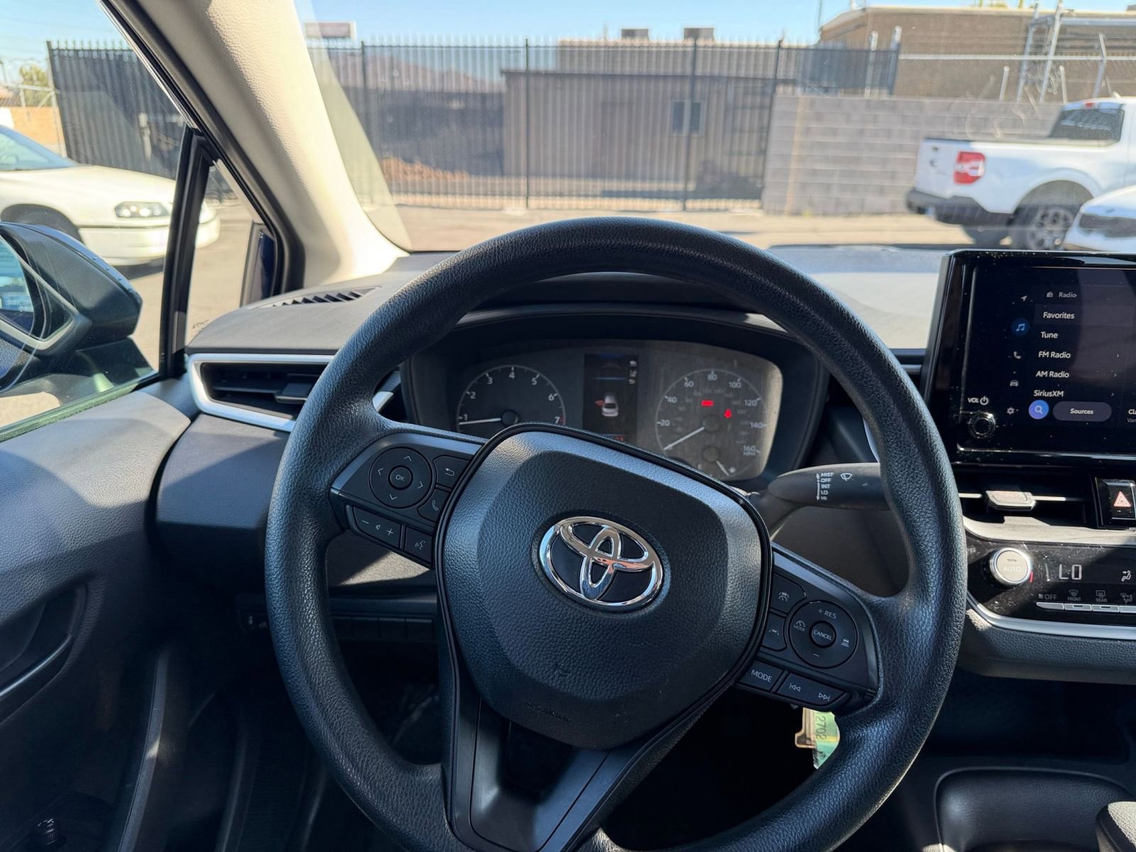 Thumbnail: 2025 Toyota Corolla - 32