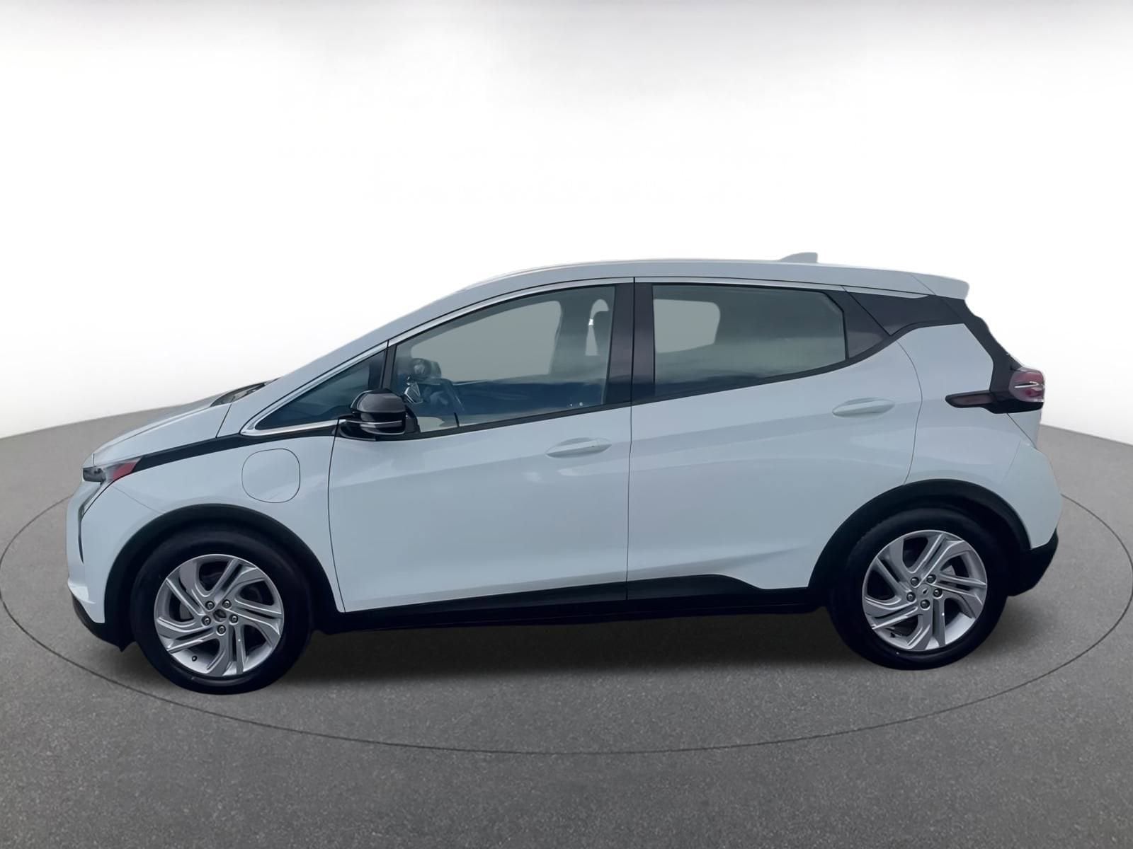 Thumbnail: 2023 Chevrolet Bolt EV - 9