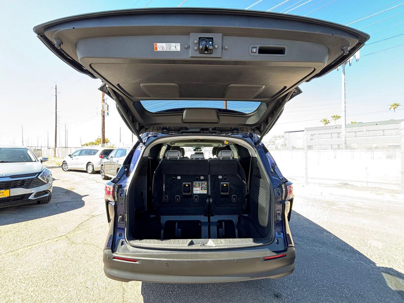 Thumbnail: 2025 Toyota Sienna - 33