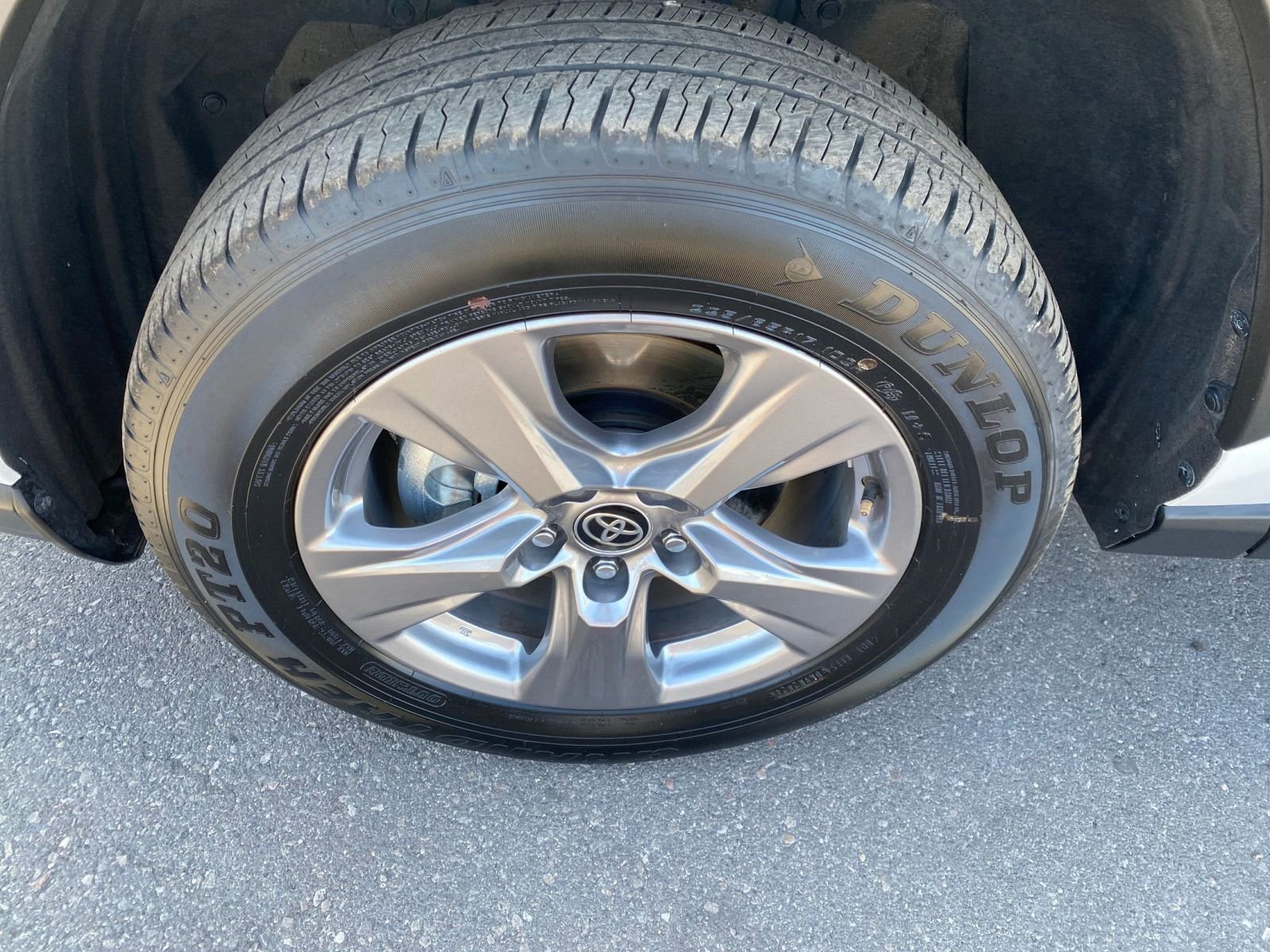 Thumbnail: 2025 Toyota RAV4 - 32