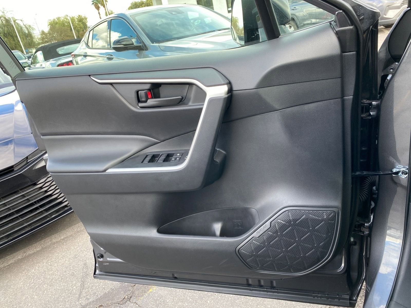 Thumbnail: 2025 Toyota RAV4 - 20