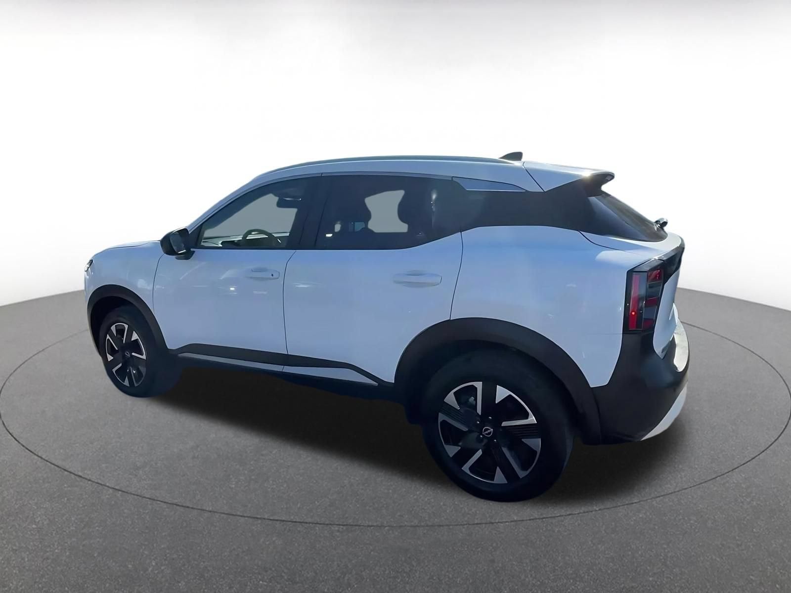 Thumbnail: 2026 Nissan Kicks - 9