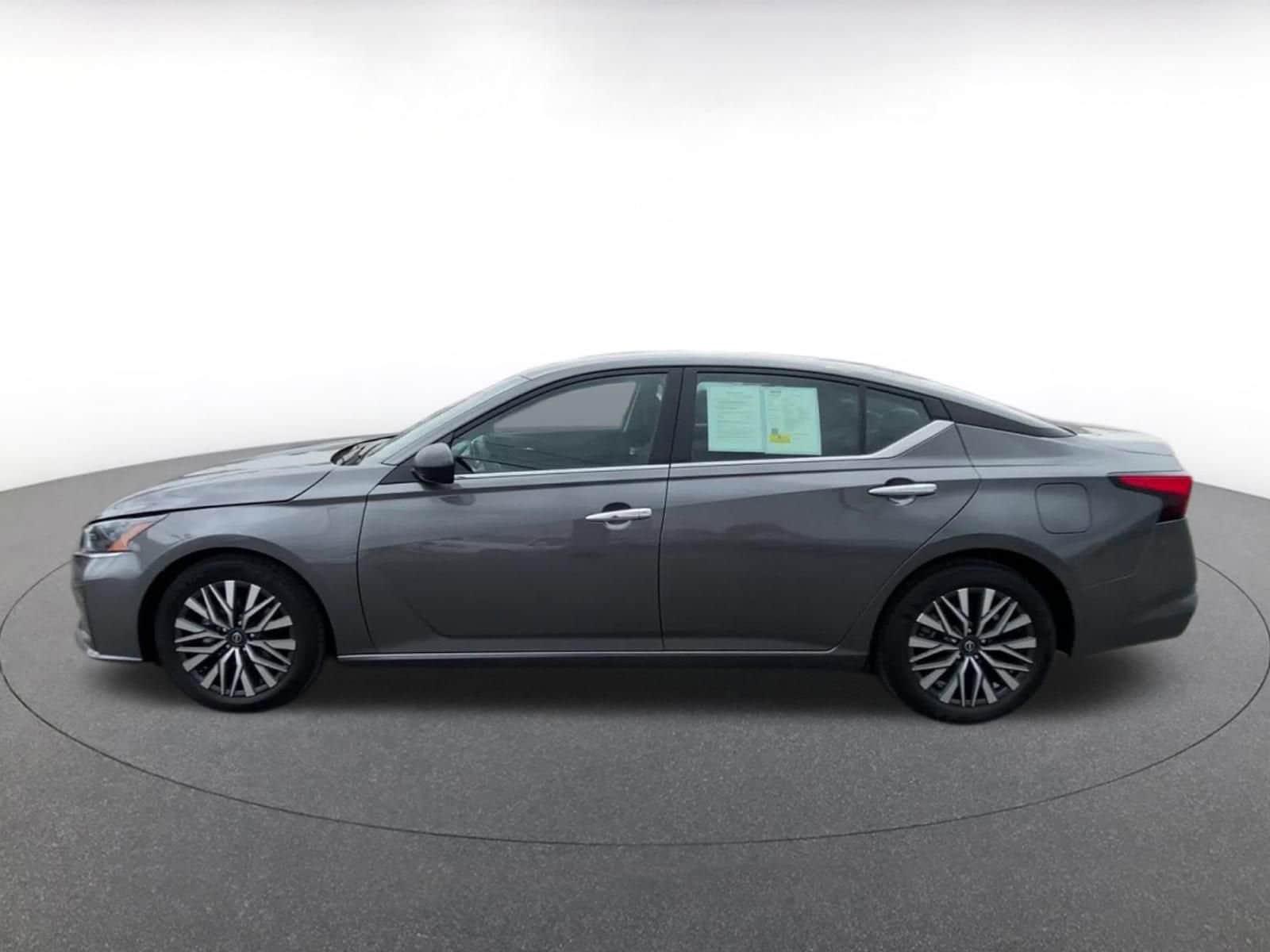 Thumbnail: 2025 Nissan Altima - 9