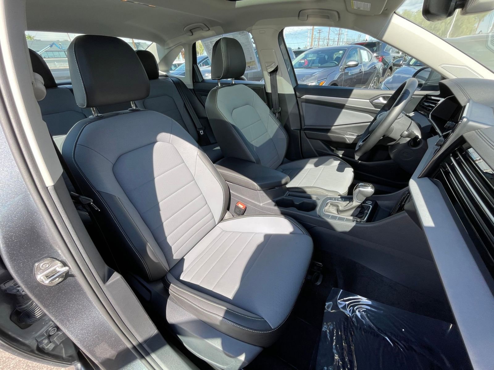 Thumbnail: 2025 Volkswagen Jetta - 27