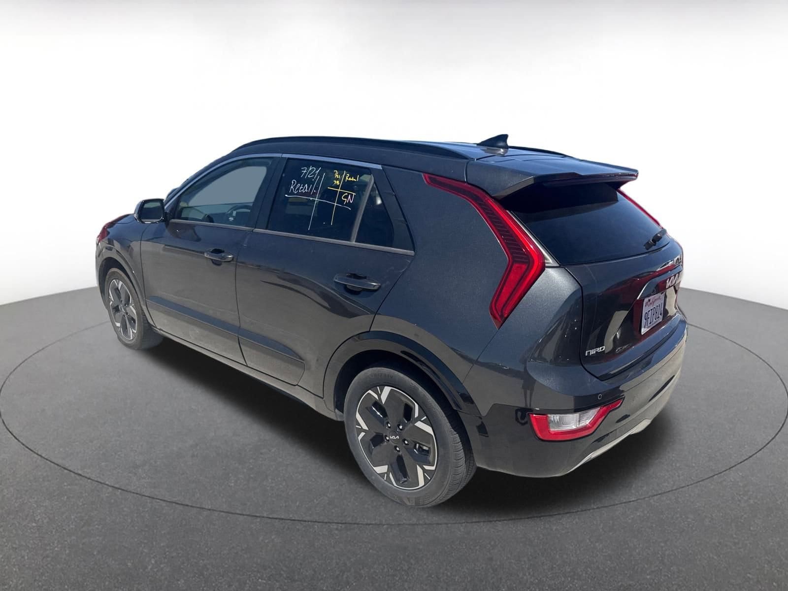 Thumbnail: 2023 Kia Niro - 4
